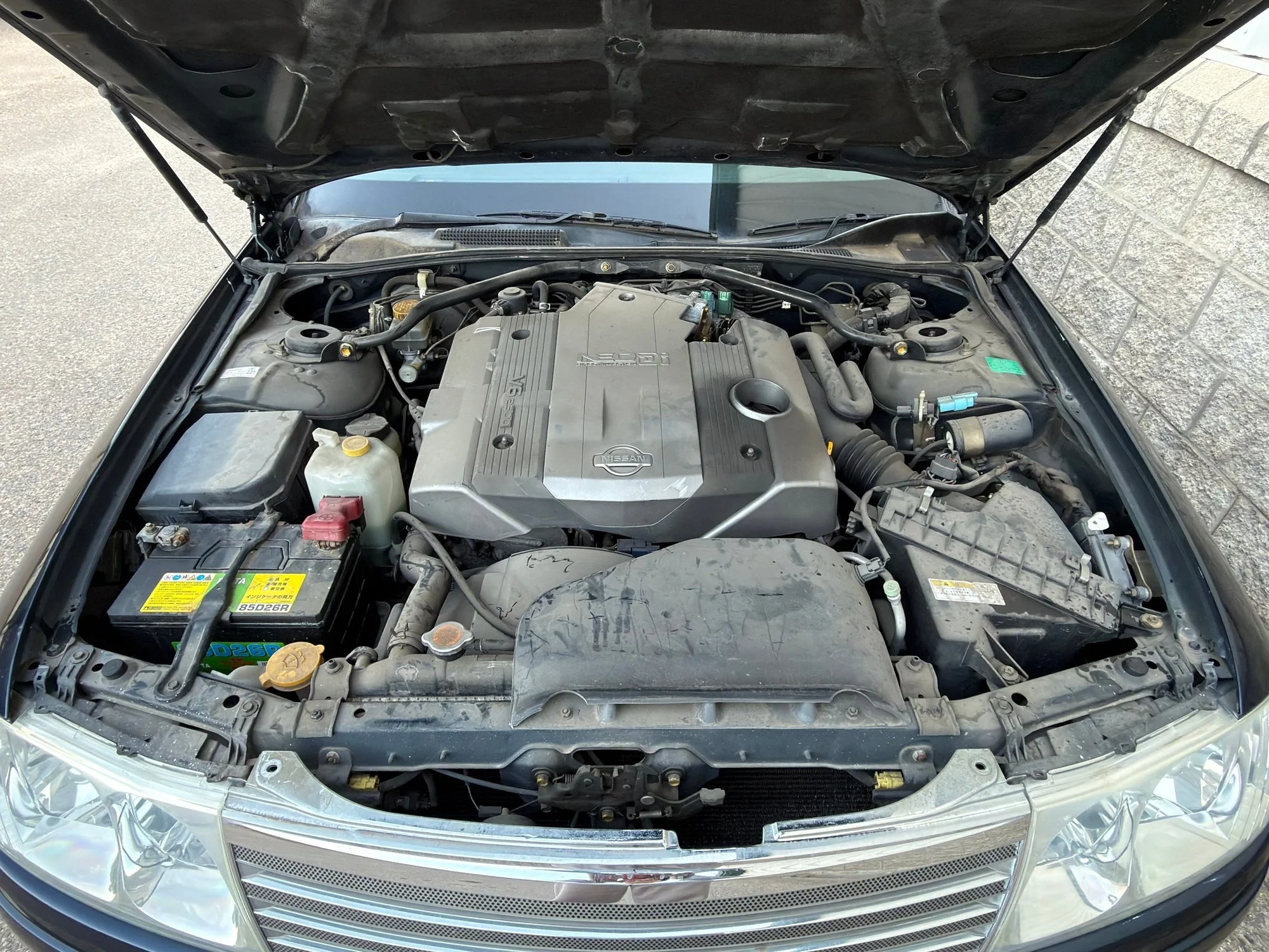 21 - Engine bay.jpg