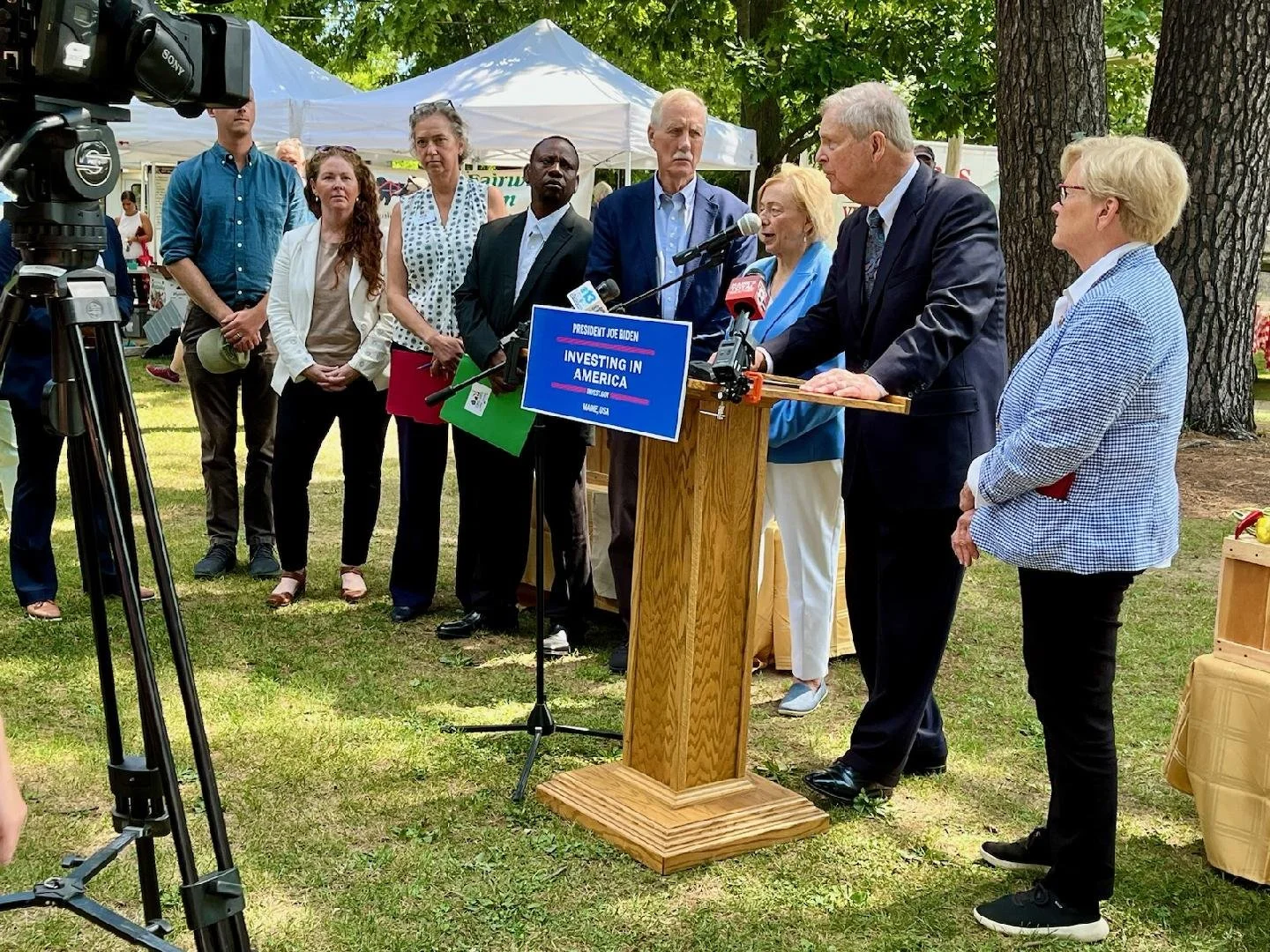 Rhiannon Hampson with Secretary Vilsack, Senator King, Congresswoman Chellie Pingree, MFFM Director DeBiasi, CEI CEO Biemann and others celebrate National Farmers Market Week