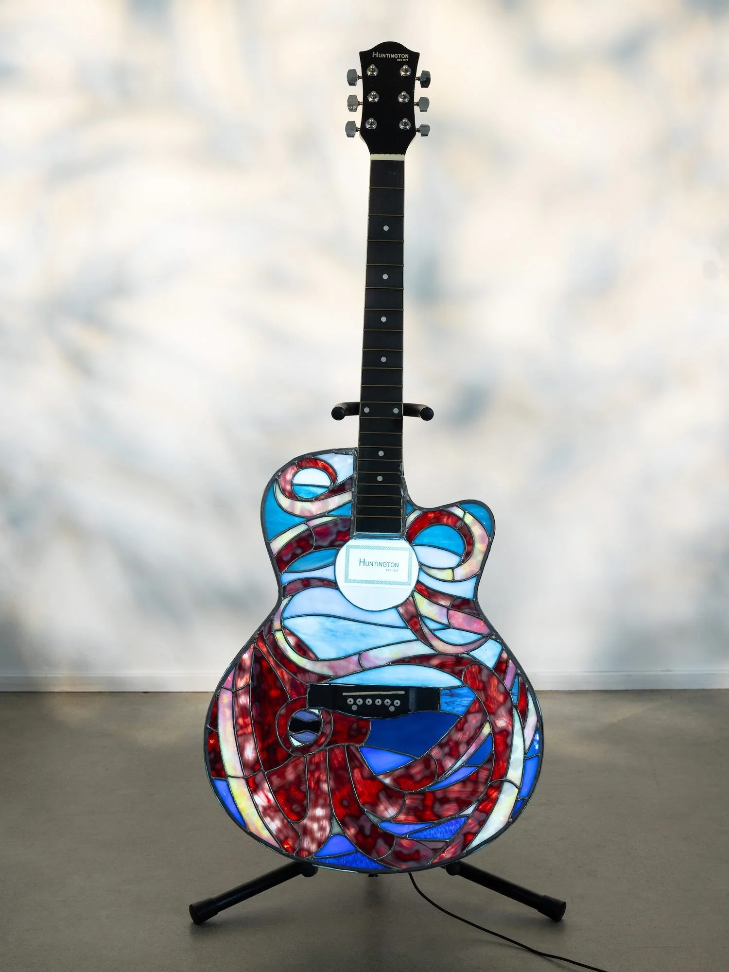 peekaboo-stained-glass-sculpture-full.jpeg
