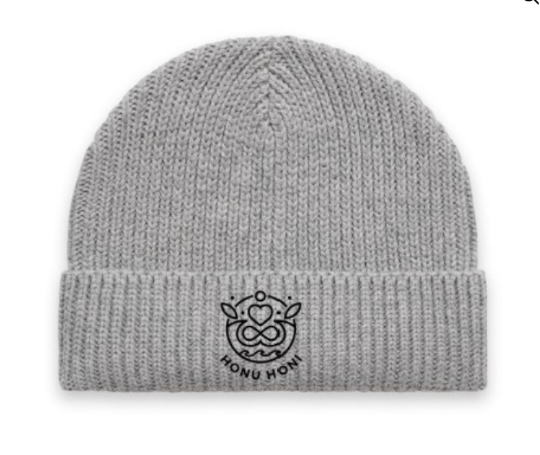 Grey beanie.png