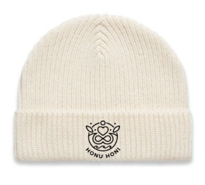 Ecru beanie.png