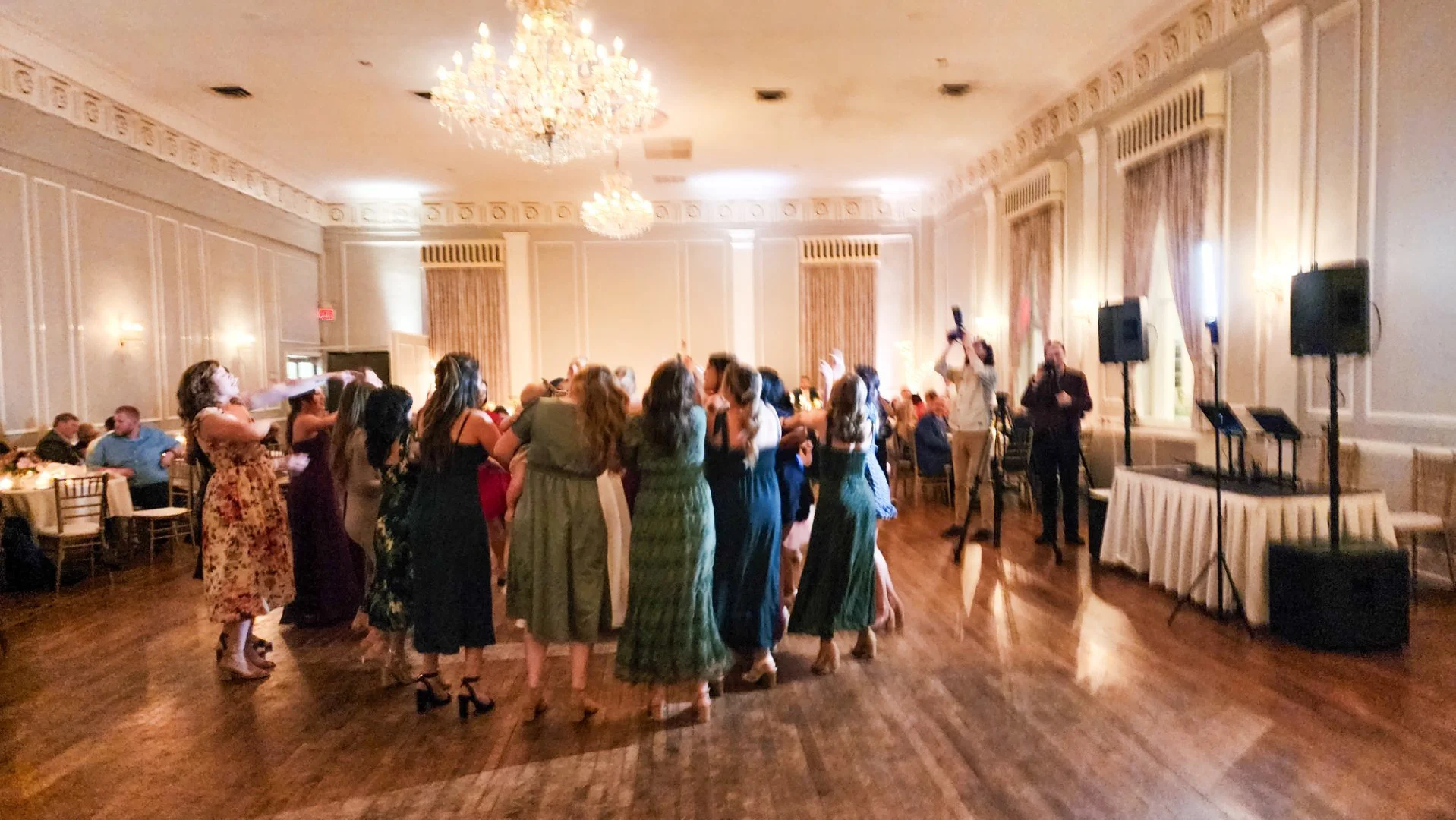 Push-Play-Production-Events_DJ-Services wedding-reception-dance-floor.jpg