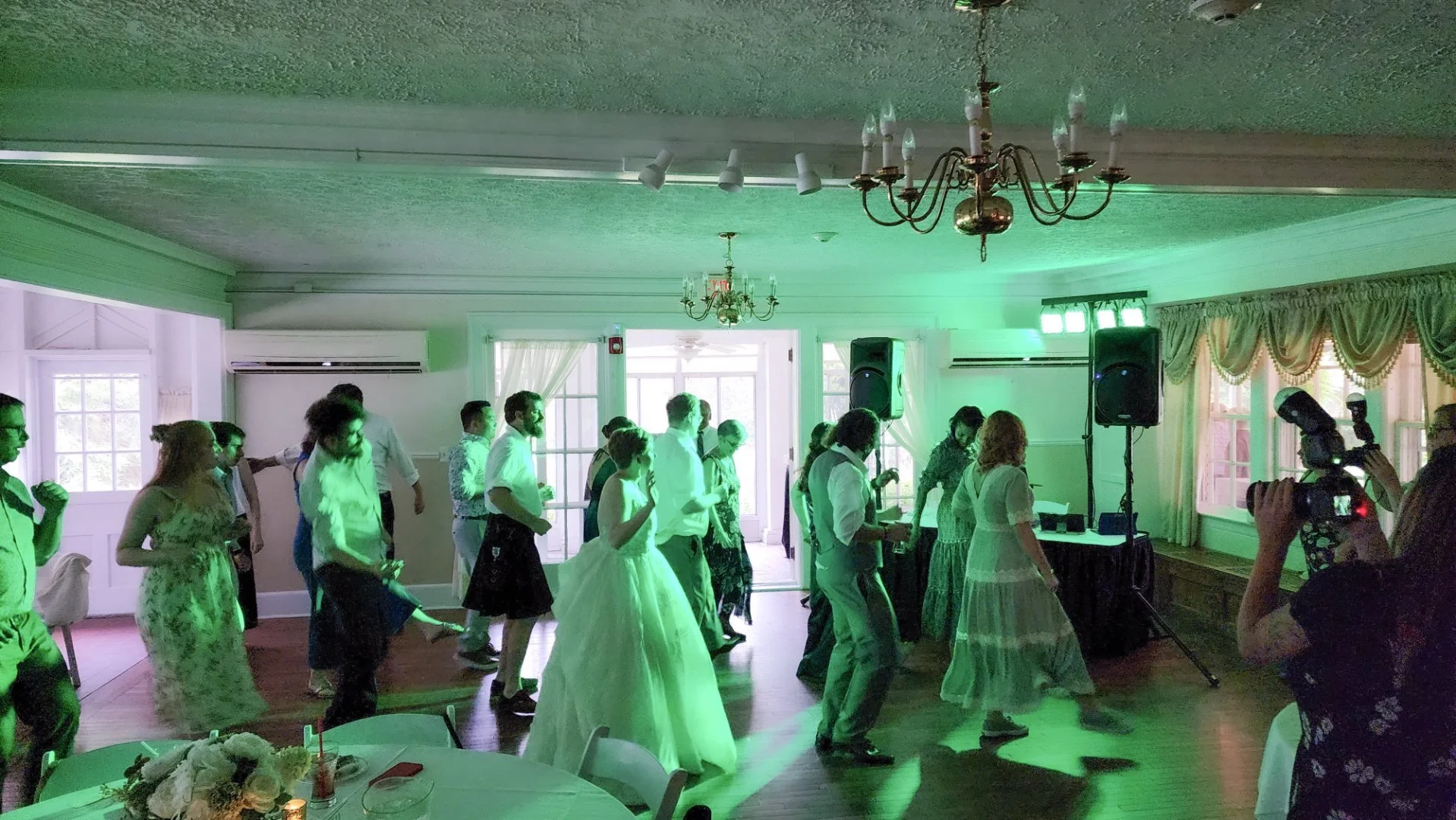 Push-Play-Production-Events_DJ-Services wedding-reception-dance-floor.jpg