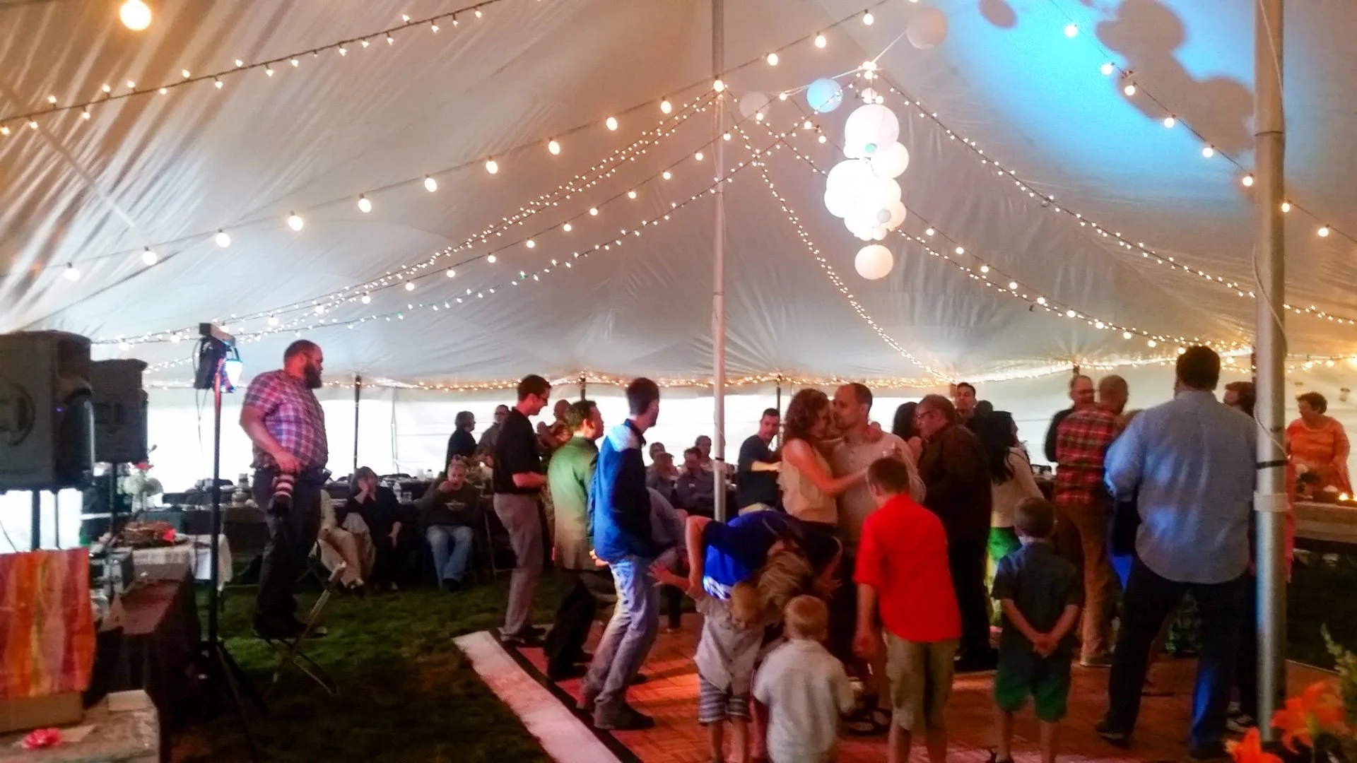 Push-Play-Production-Events_DJServices dj-dance-floor-wedding.jpg