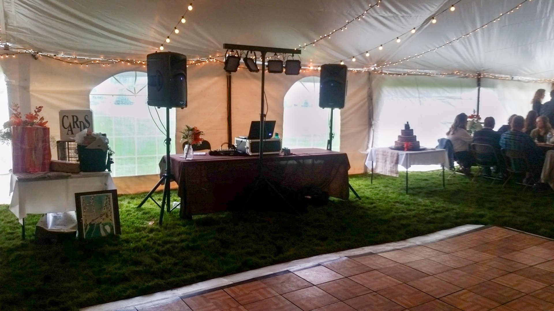 Push-Play-Production-Events_DJServices dj-dance-floor.jpg