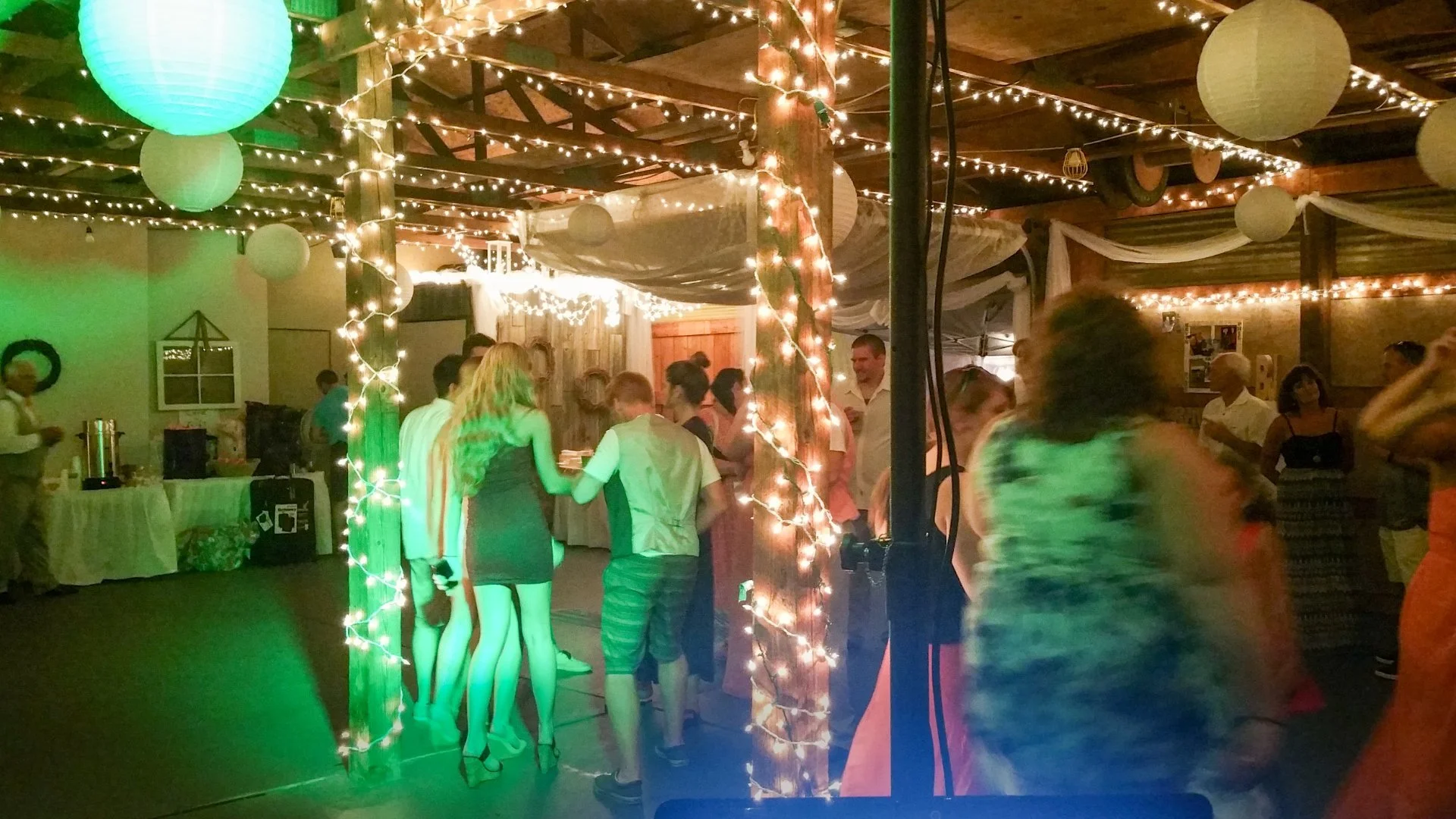 Push-Play-Production-Events_DJServices dj-dance-floor-wedding 8.jpg