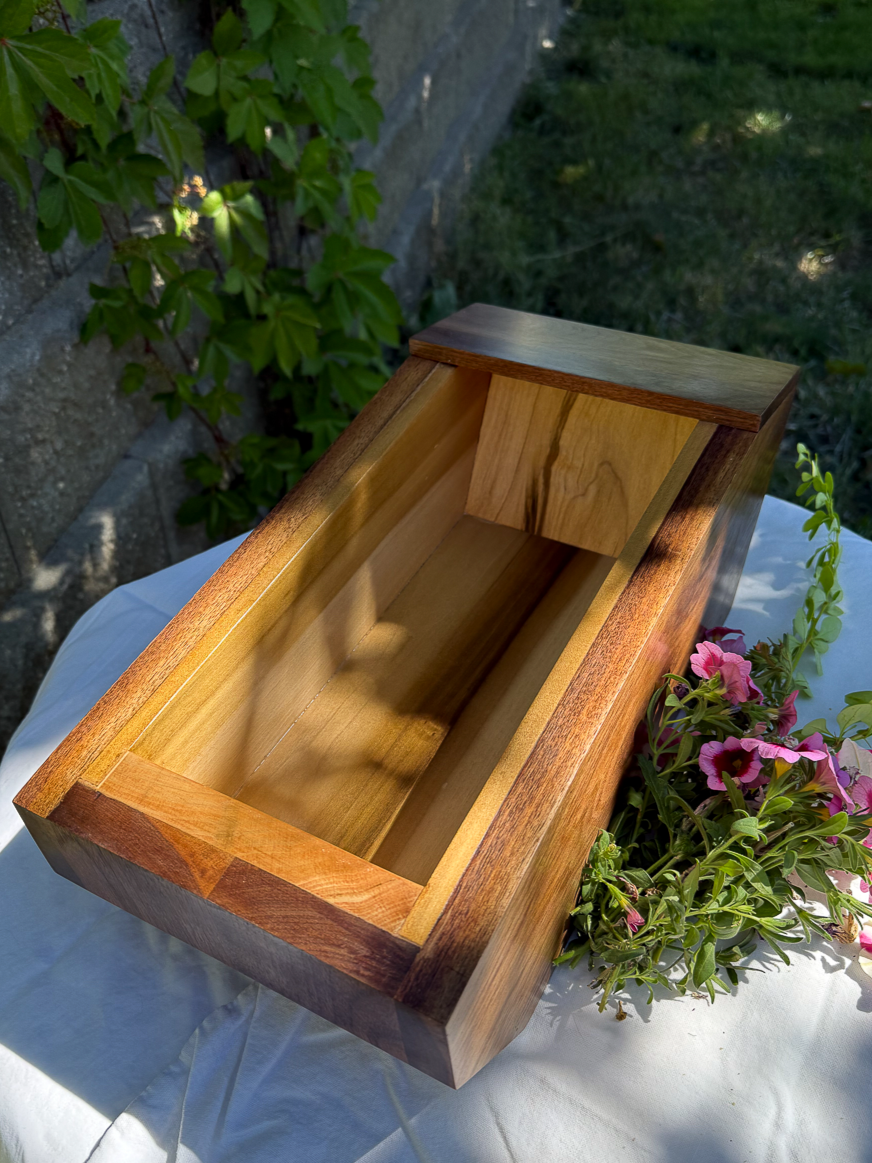 Custom-Urn-Human-Pet-Funeral-Home-Vet-Cremation-Luxury-High-End-3.png