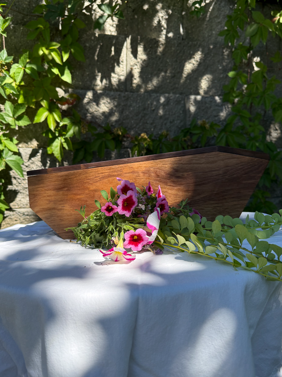 Custom-Urn-Human-Pet-Funeral-Home-Vet-Cremation-Luxury-High-End-10.png