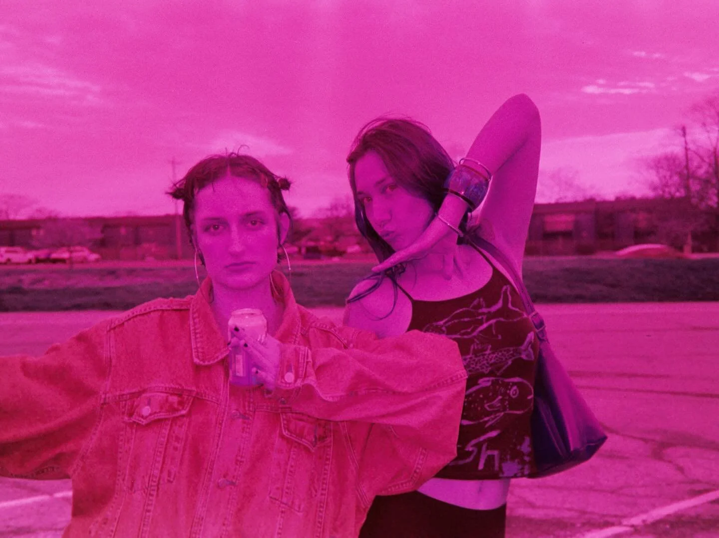 girls going to see @wednesday_gurl on
#lomochrometurquoise