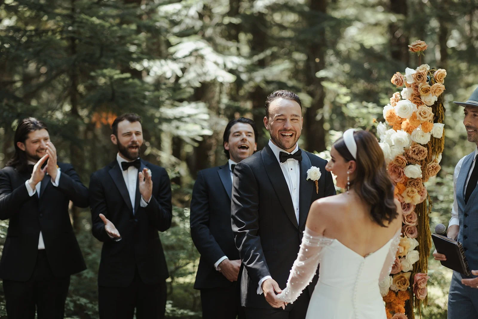 Sneak Peek_KirstyandTom_0022_Feature_Fleurescent.jpg