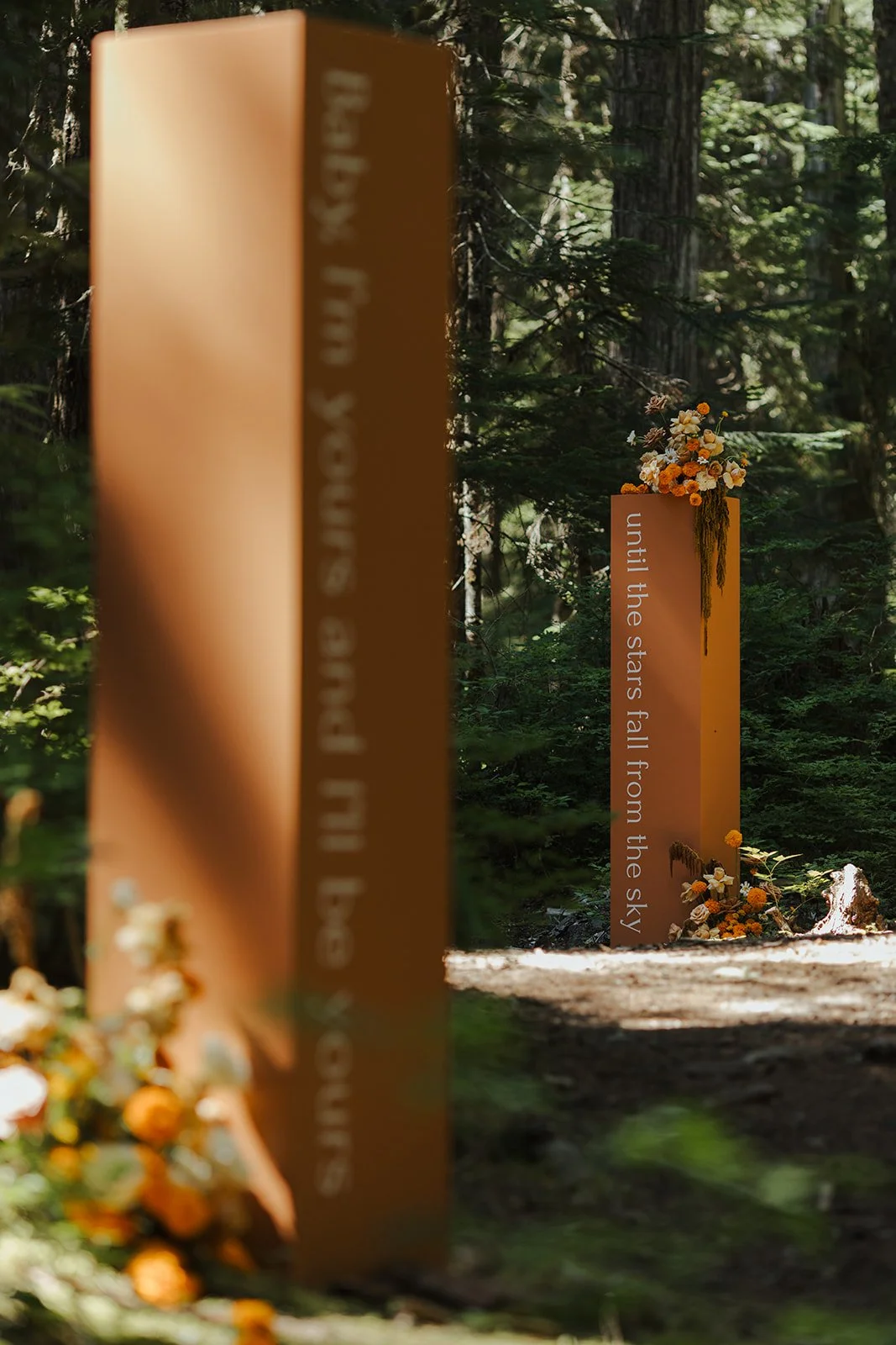 KirstyandTom_0346_Event Design_Fleurescent.jpg