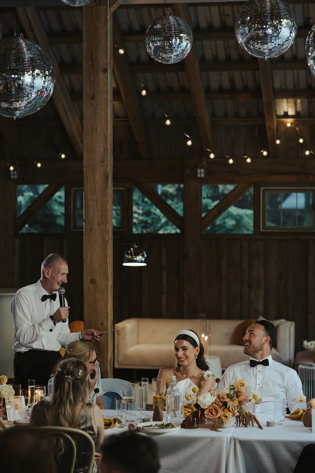 Sneak Peek_KirstyandTom_0088_Feature_Fleurescent.jpg