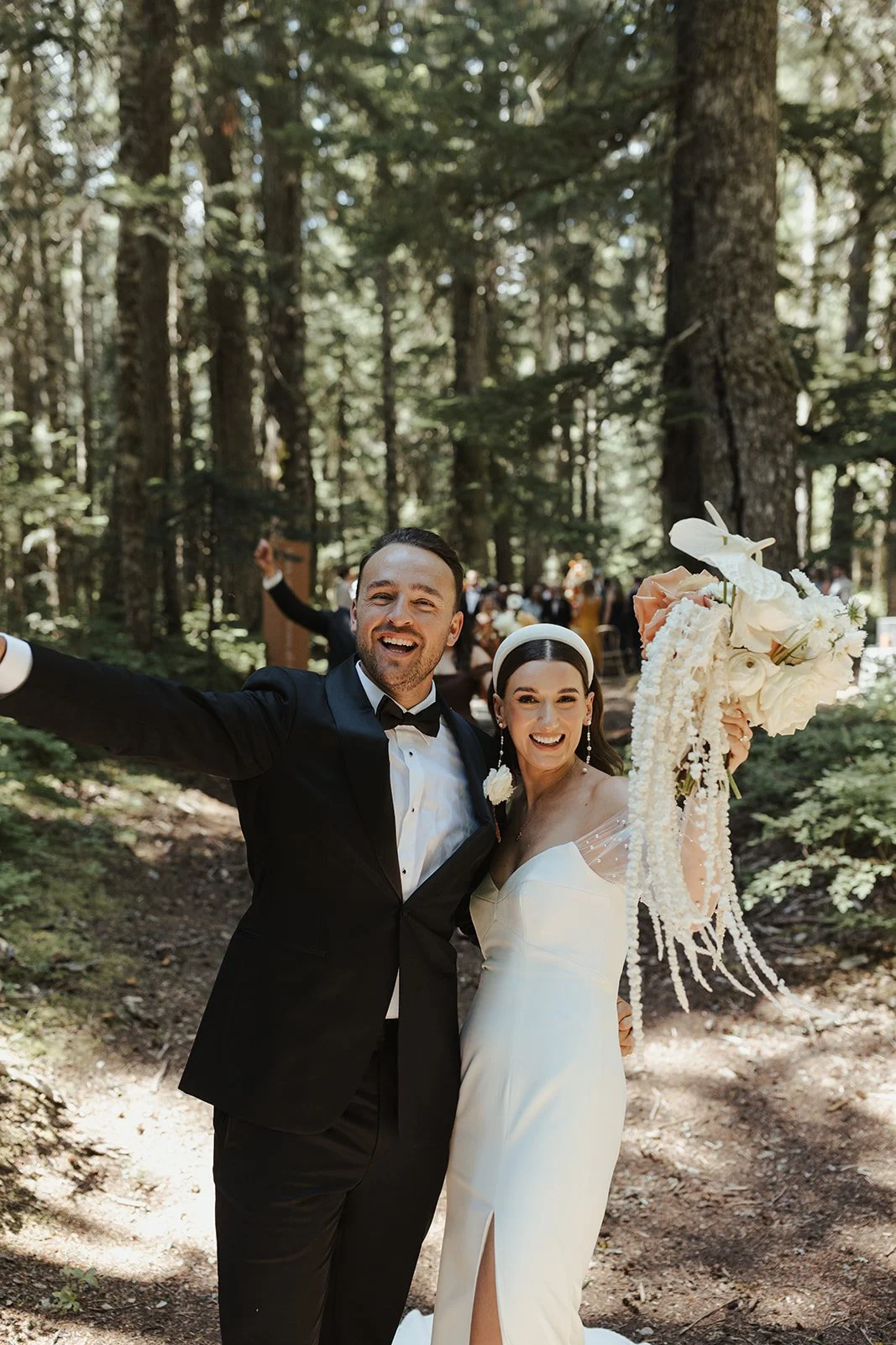 Sneak Peek_KirstyandTom_0028_Feature_Fleurescent.jpg