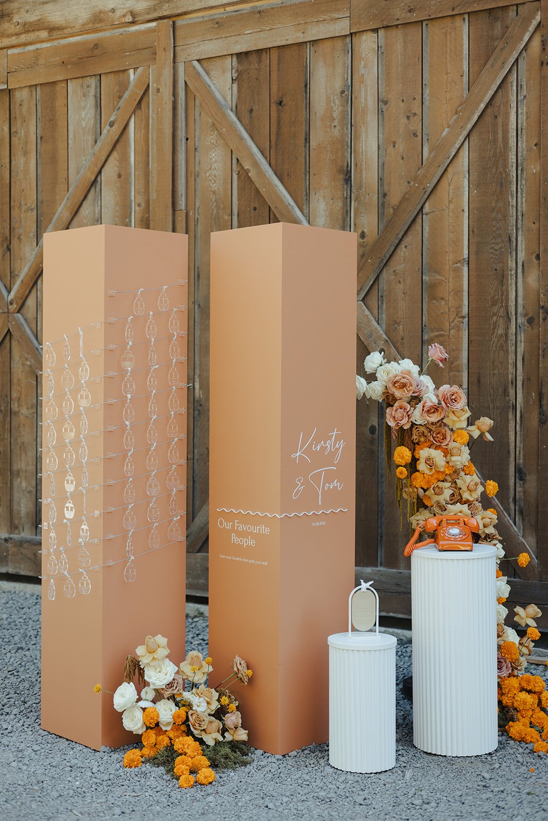 Sneak Peek_KirstyandTom_0056(1)_Feature_Fleurescent.jpg