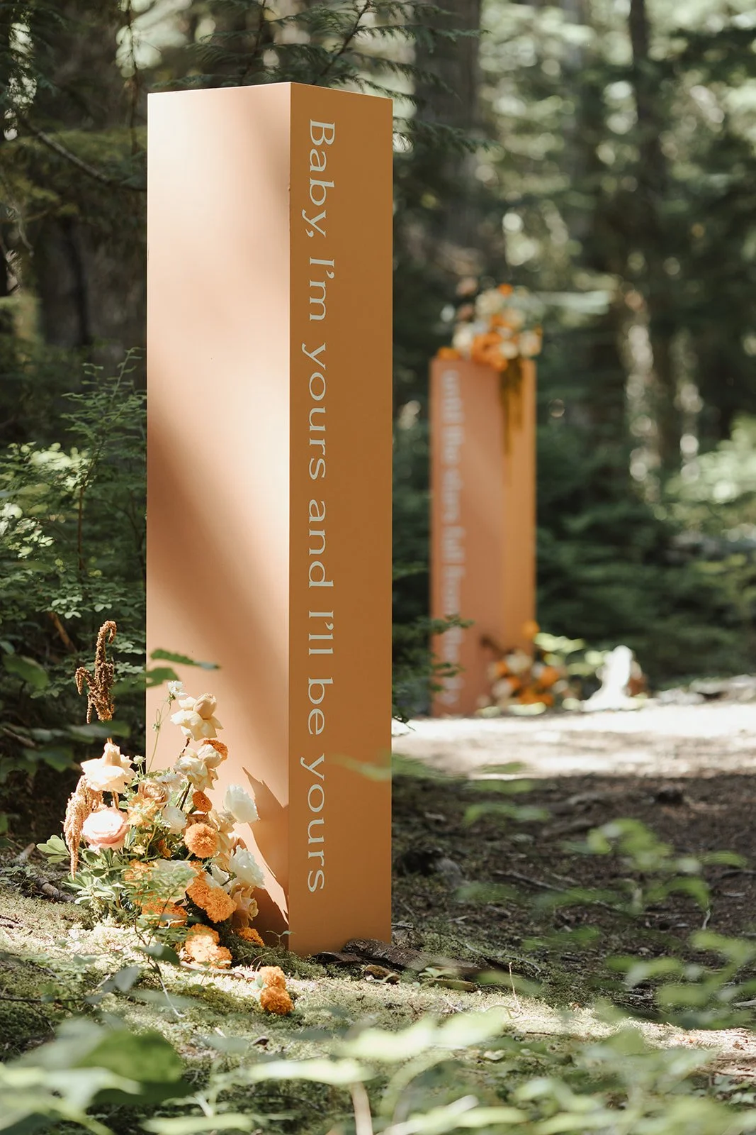 Sneak Peek_KirstyandTom_0035_Feature_Fleurescent.jpg