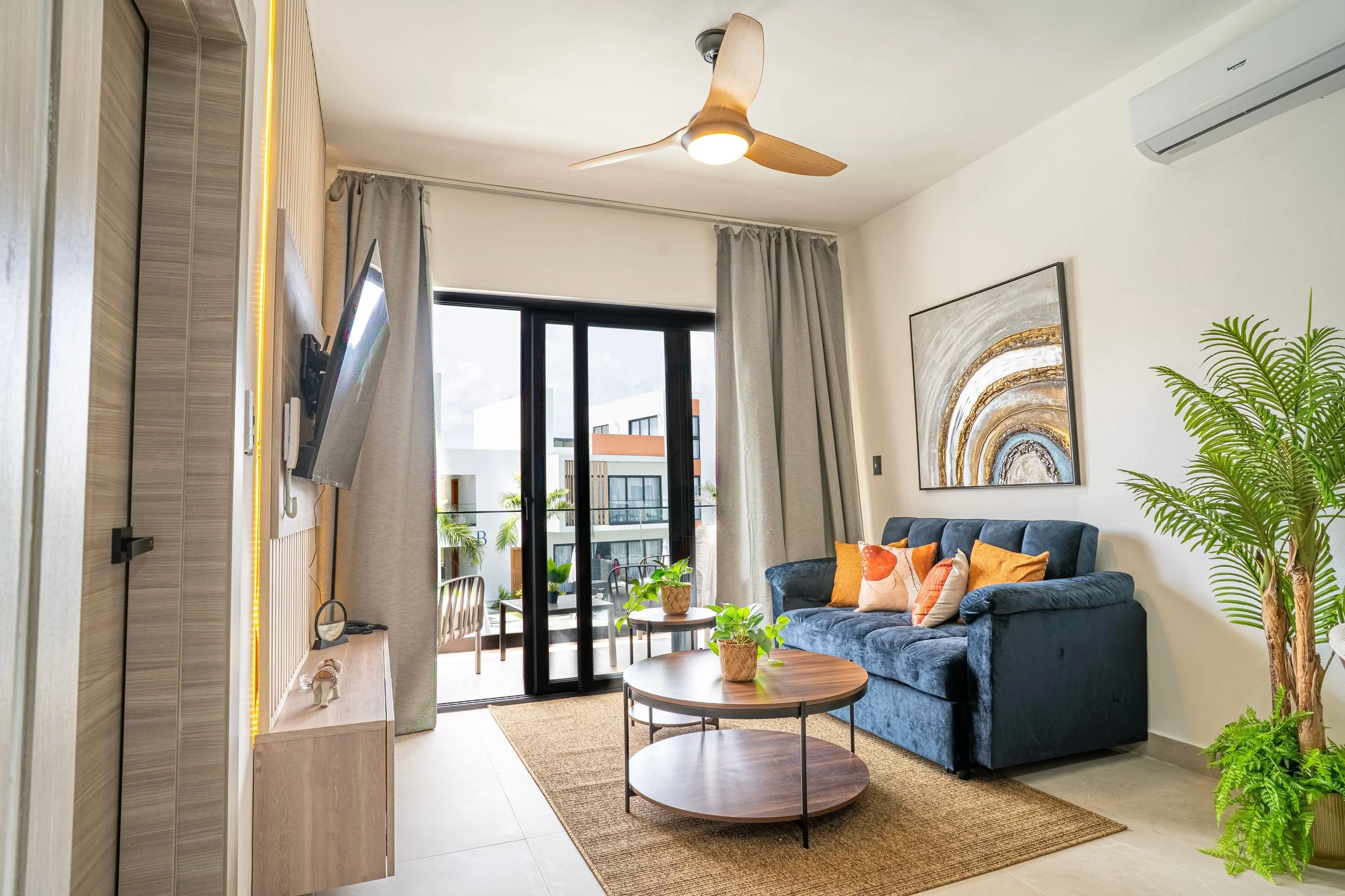 AIRBNB LIVING ROOM WITH OUTSIDE VIEW