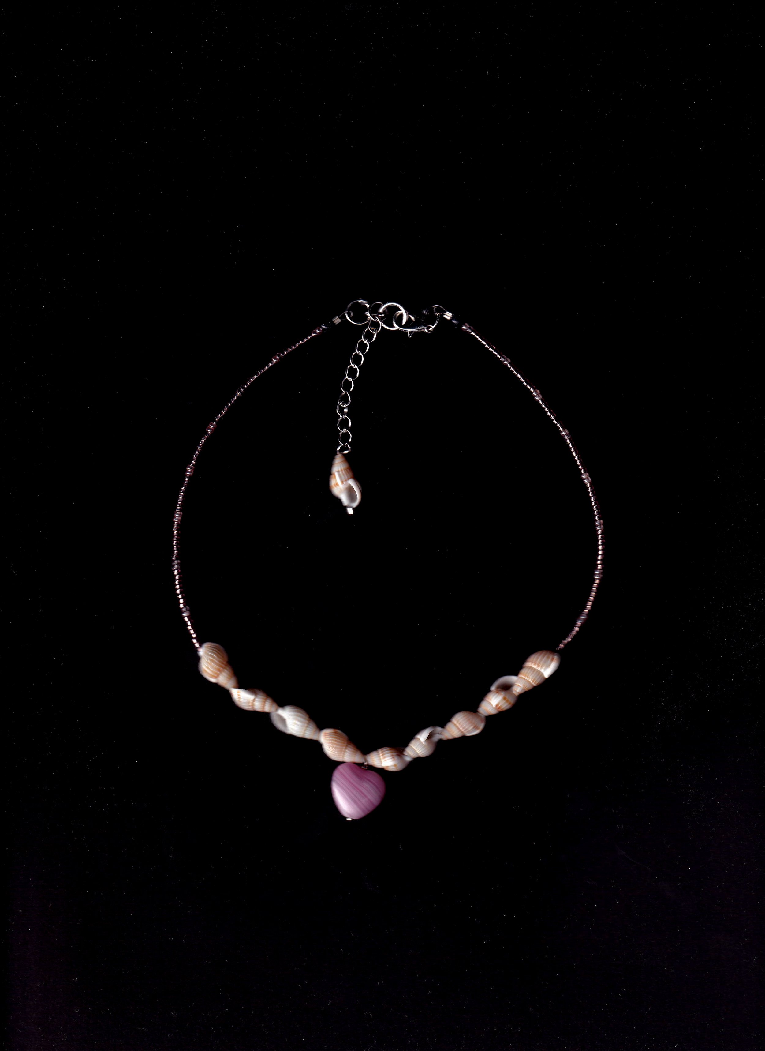 necklace_glassheart_petal.jpg