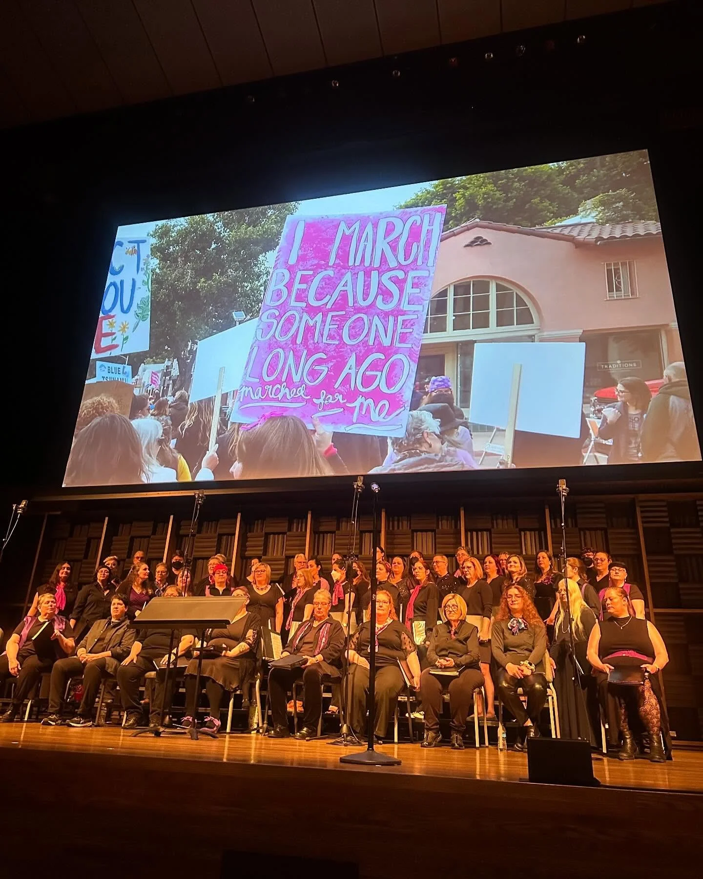 🎥✨ I had the honor of capturing the heart and soul of Windsong Feminist Chorus as they celebrated 45 incredible years of empowering women through music. For their anniversary concert at the Cleveland Museum of Art, I created a series of 7 video vign