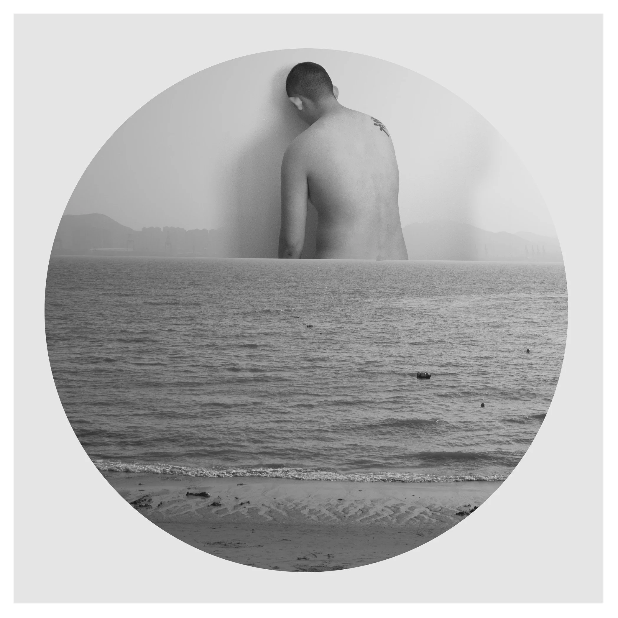 meng-yu-yan_moongate2_inkjet-print-on-matte-art-rag_90-x-90cm_2018.jpg