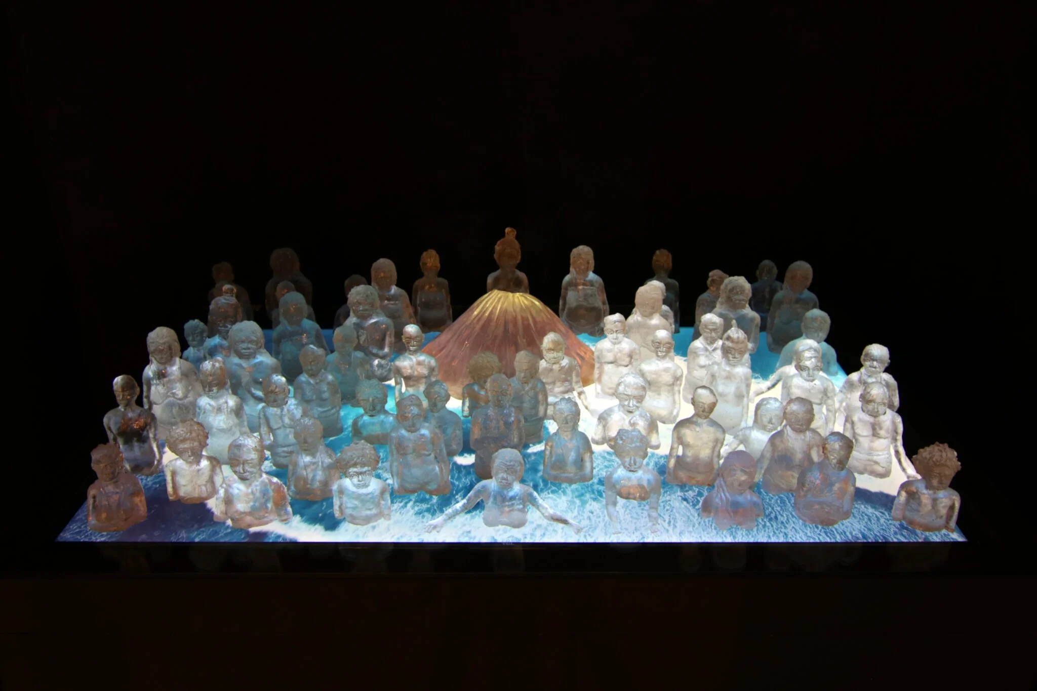  Manusia Imaji Air dan Cahaya 
 Resin and LED Screen TV 
 Variable Dimensions, 2016 