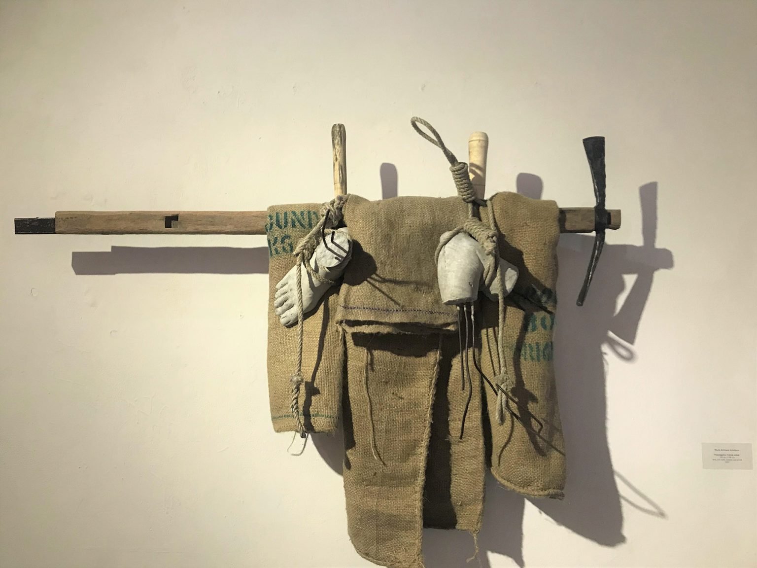 moch-krismon-ariwijaya_penanggalan-tubuh-tubuh-release-of-bodies_iron-hessian-fabric-cement-fiber-rope-coconut-wood_vari.jpg