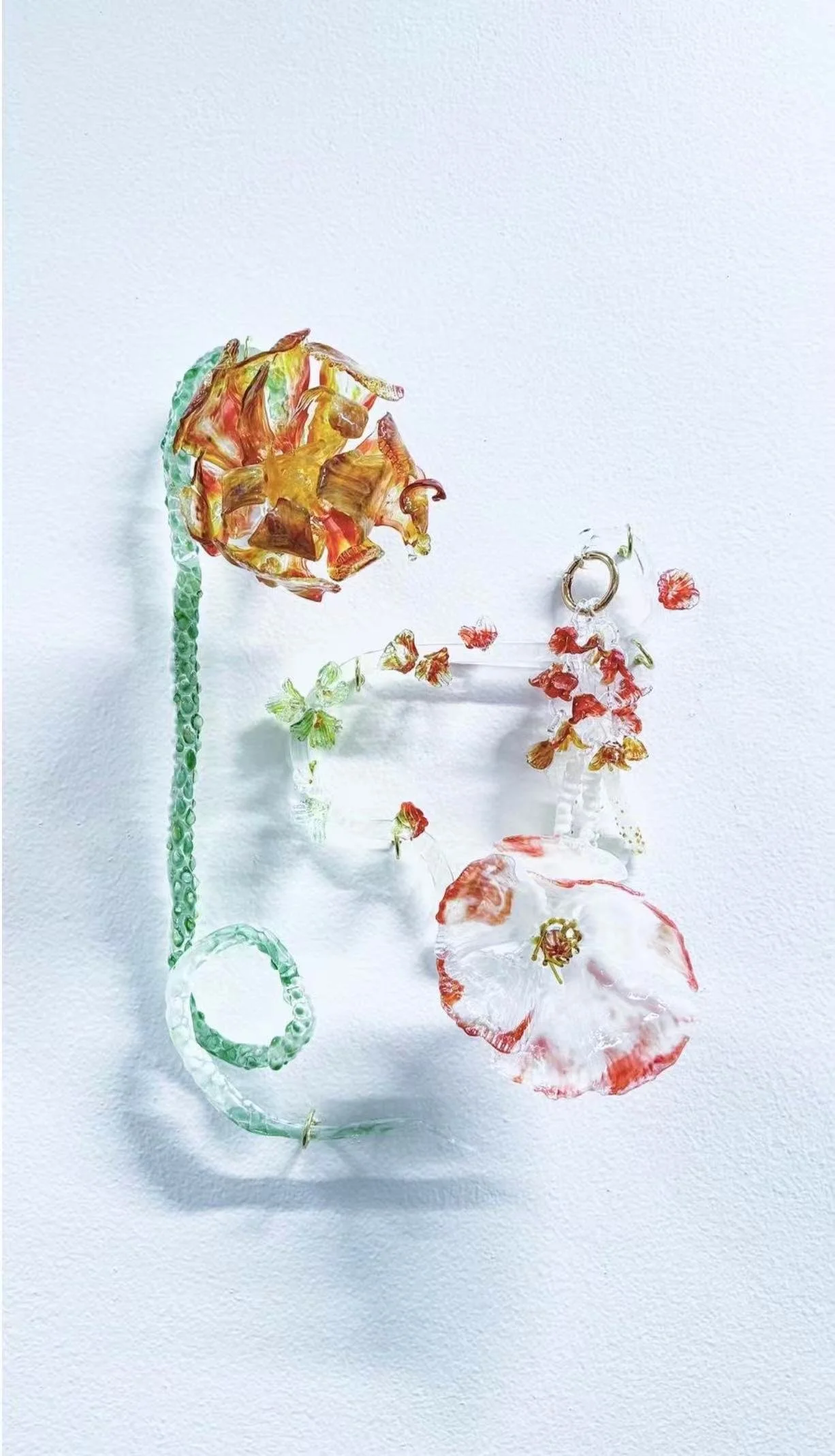 moira-mai-jingru-mai_tender-embrace_lampworked-glass-and-metal_d_2025.jpeg