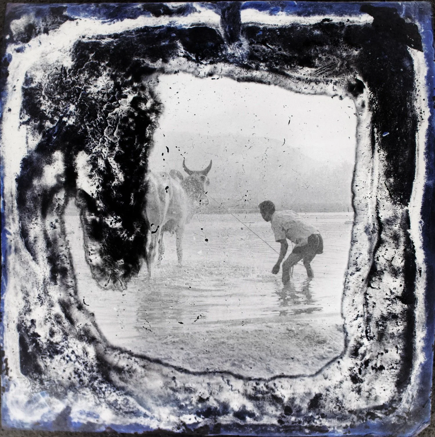  32 
 Print on photo paper 
 20 cm x 20 cm, 2016 