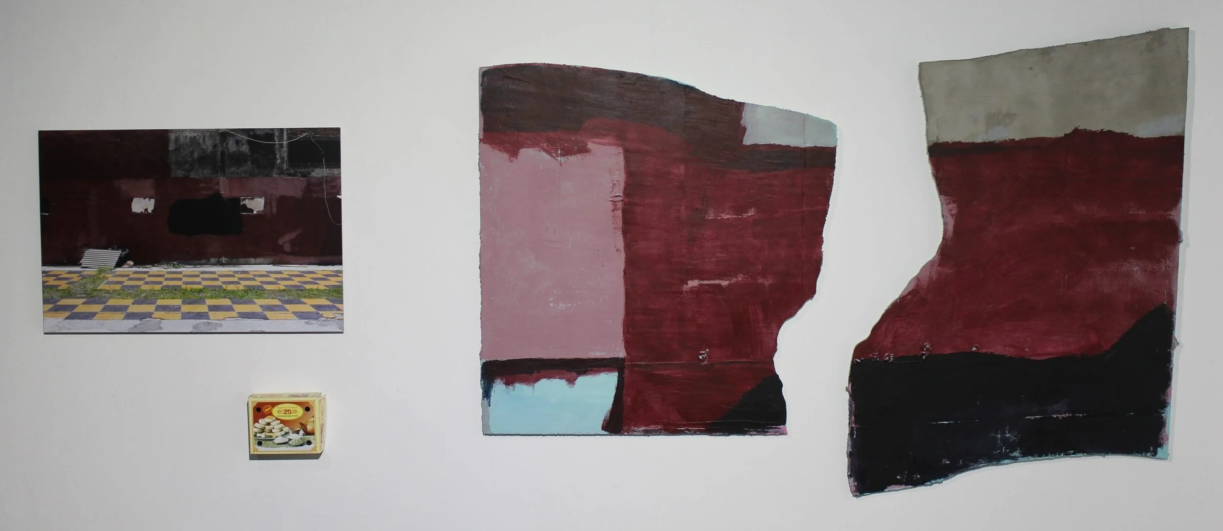  Souvenirs From Yogya (Solo Road) 
 Pigment print on archival paper on aluminium | Acrylic, cement and enamel on plywood (2 pcs) 
 42 cm x 63 cm | 93 cm x 143 cm, 2018 