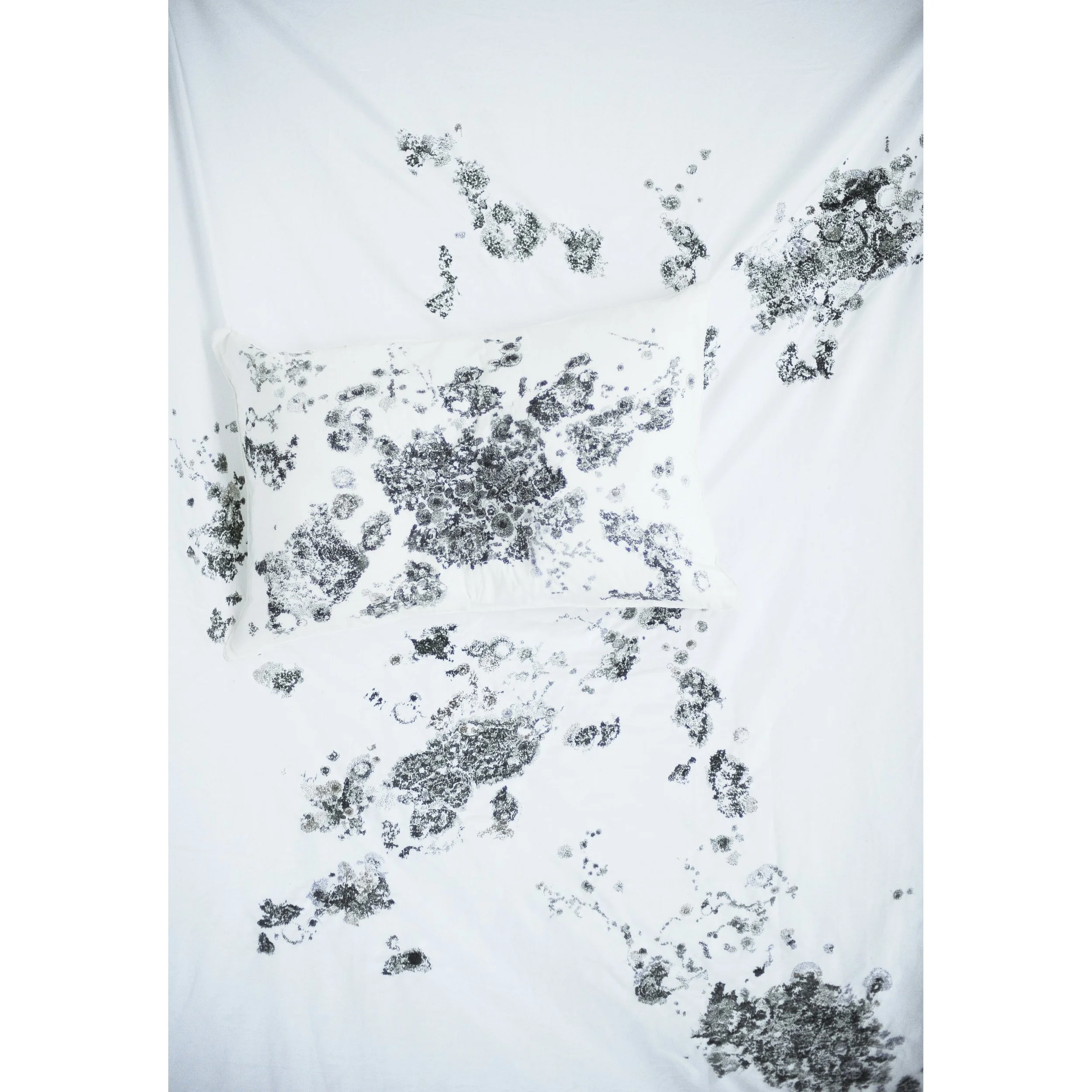  Faelerie 
 Water Stain - The Bed 
 embroidery, cloth, cotton and latex 
 210 x 132 x 20cm, 2014 