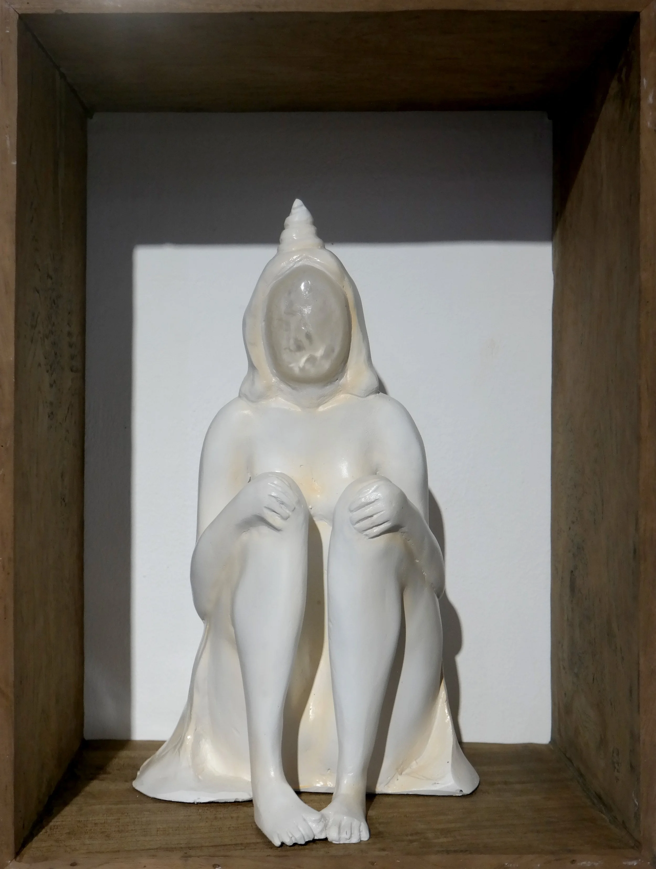  Ipeh Nur Hanifah 
 Potret Diri 
 Resin 
 35 cm x 22 cm x 22 cm, 2019 