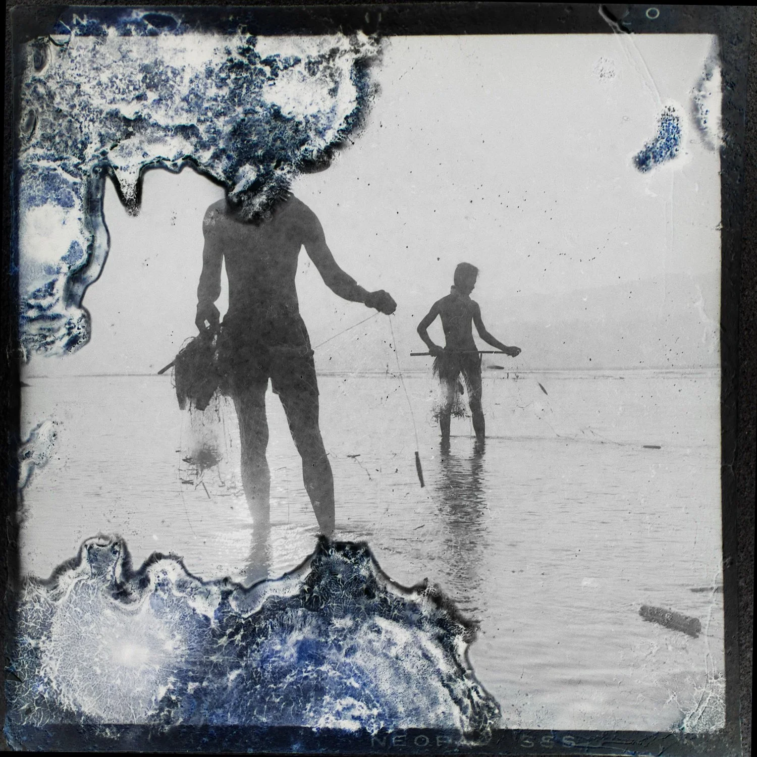  Abshar Platiza 
 21 
 Print on photo paper 
 20 cm x 20 cm, 2016 