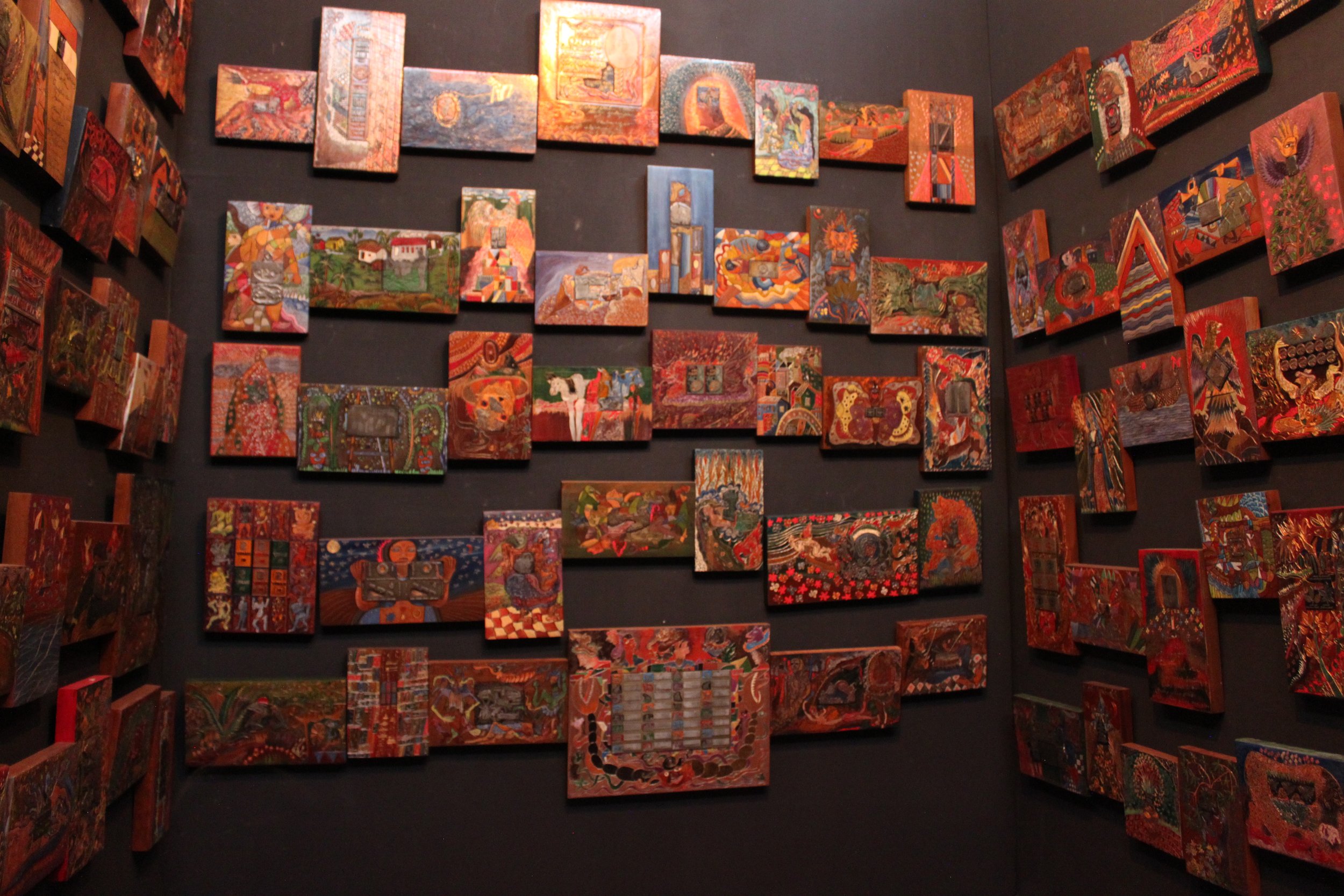  Nasirun 
 Senthong 
 Mixed media 
 Variable dimension (200 pieces), 2015 