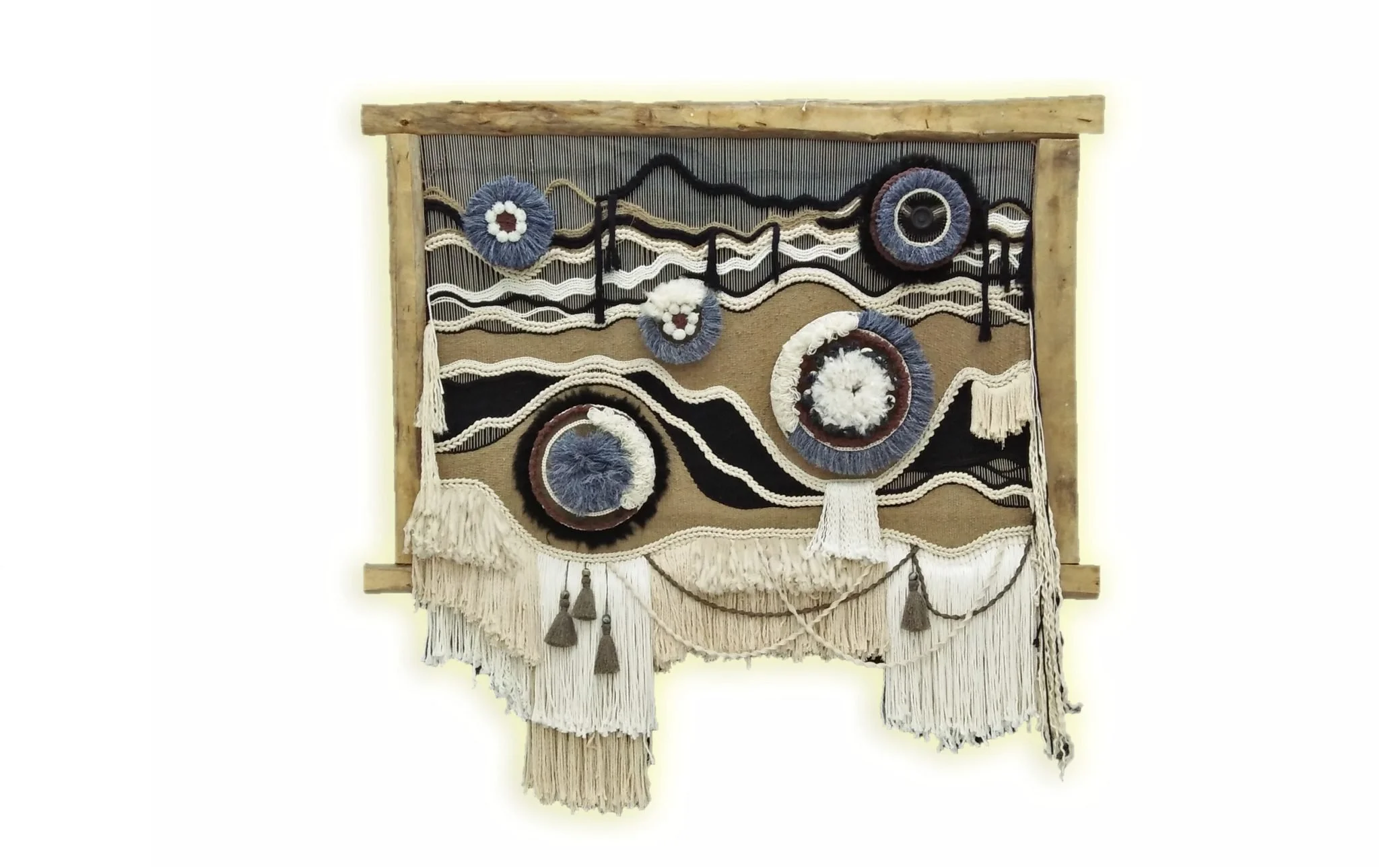 alfi-nur-laila_air-mata-buaya-tears-of-crocodile_cotton-rayon-woll-canvas-and-sea-urchin_2018.jpg