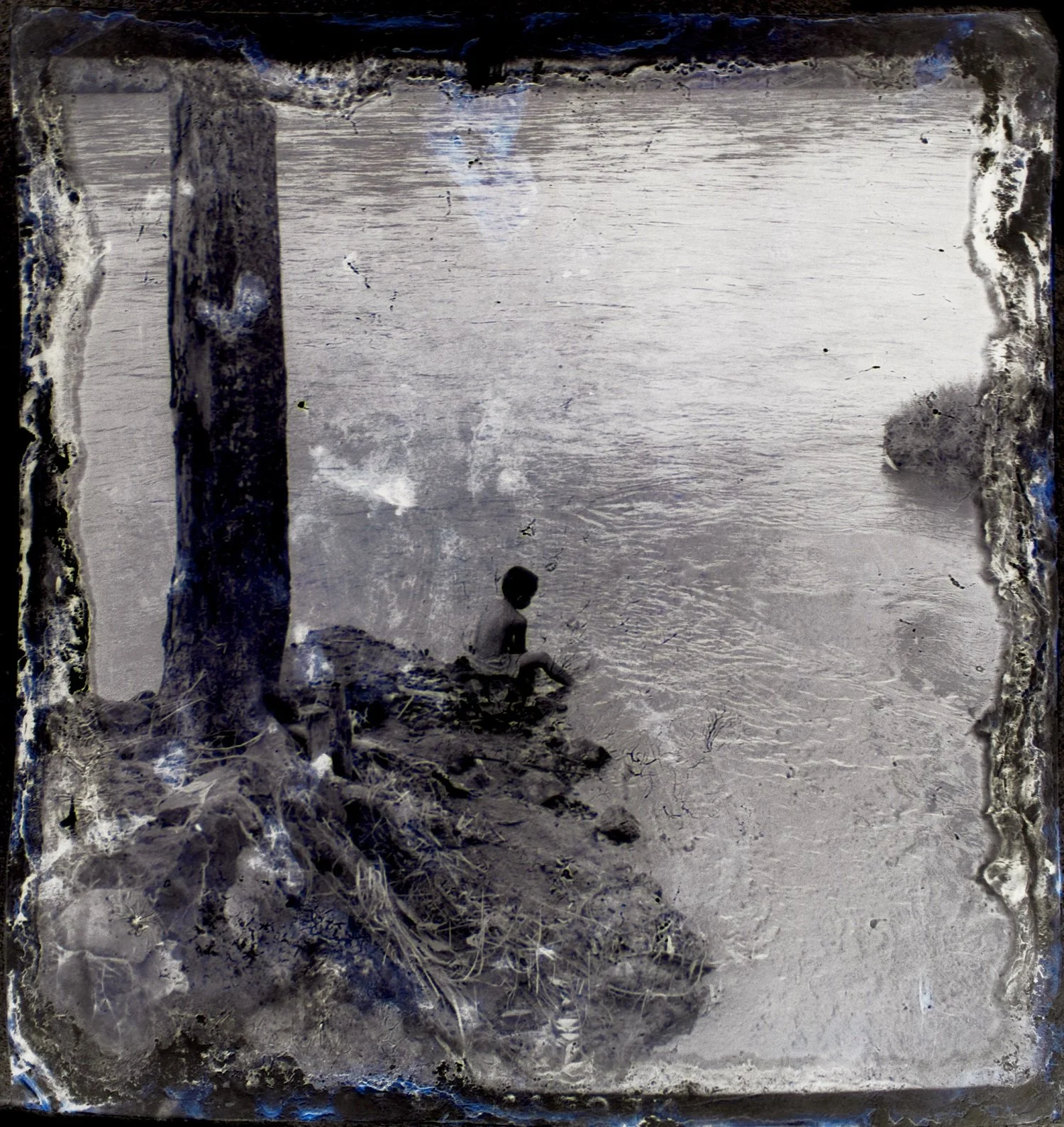  Abshar Platiza 
 15 
 Print on photo paper 
 20 cm x 20 cm, 2016 