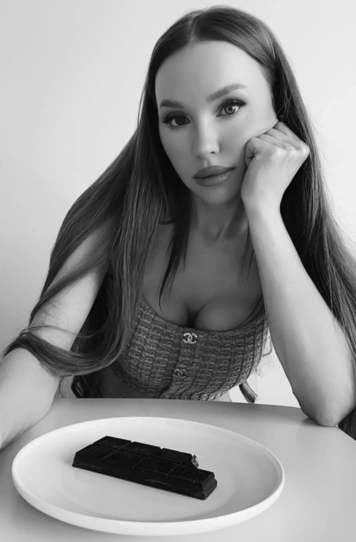 Why Emotional Eating Gets Stronger Under Restriction