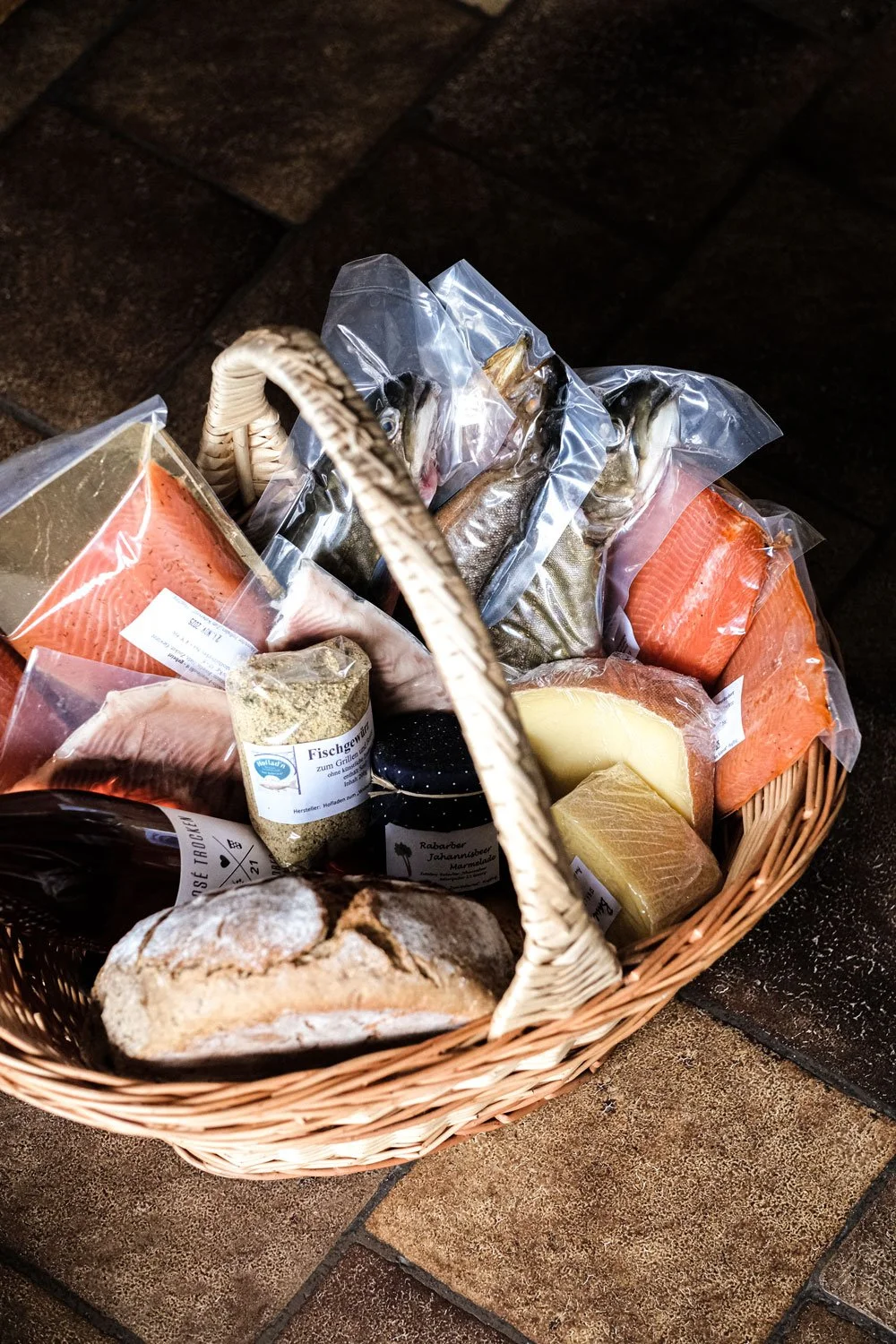 saibling-fischfilet-kaese-wein-brot