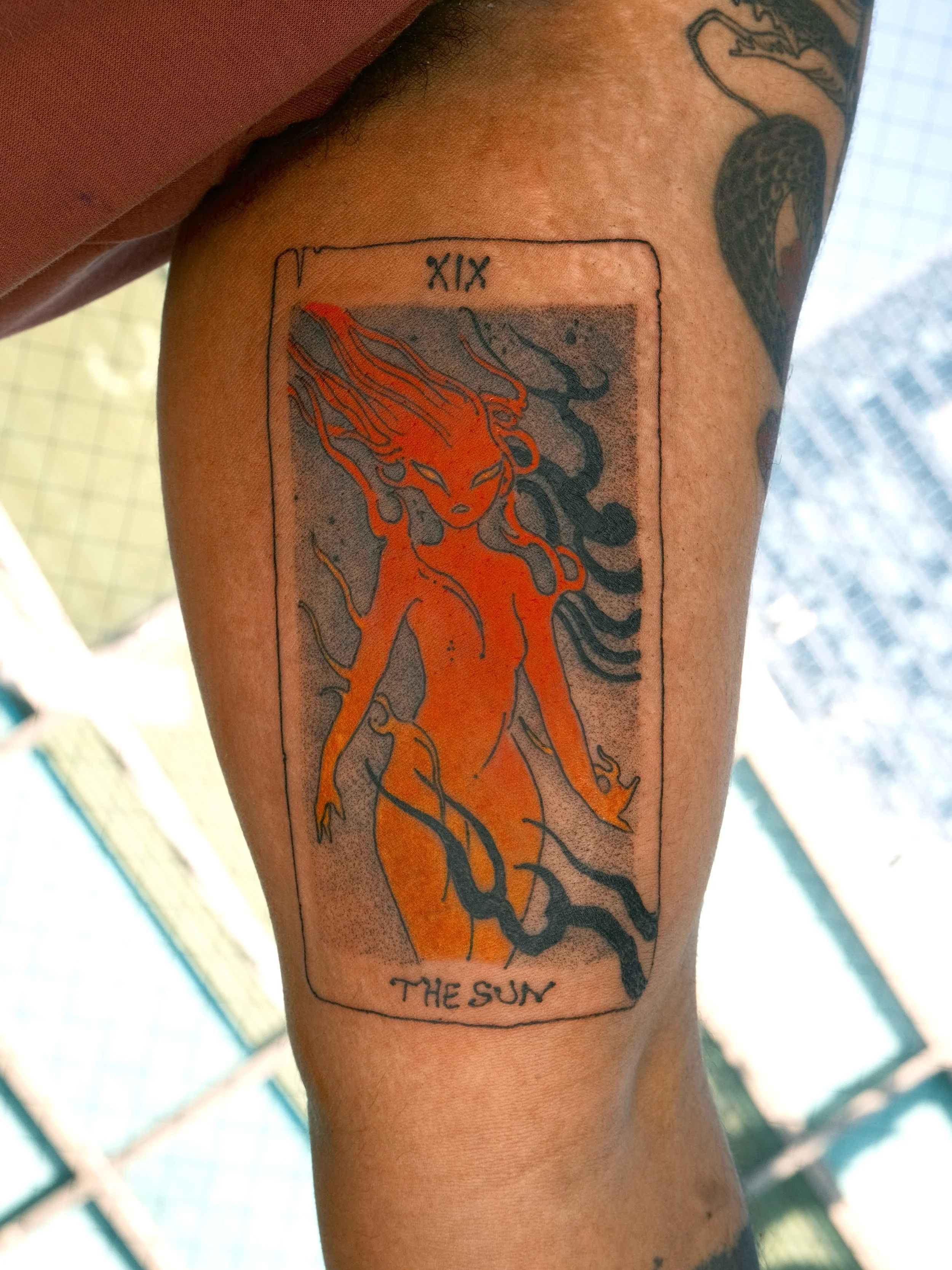 Two different sun tarot card tattoos for a couple!
The pressure to make them both equally nice 😄
Did I pull it off? 

#tarottattoo #tokyotattoo #tokyotattooartist #tarotart