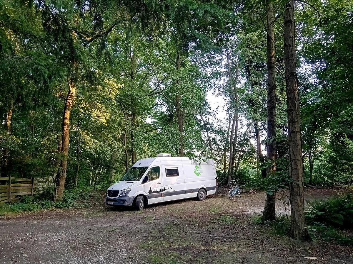 Camper Solo in privé bos mét vijver