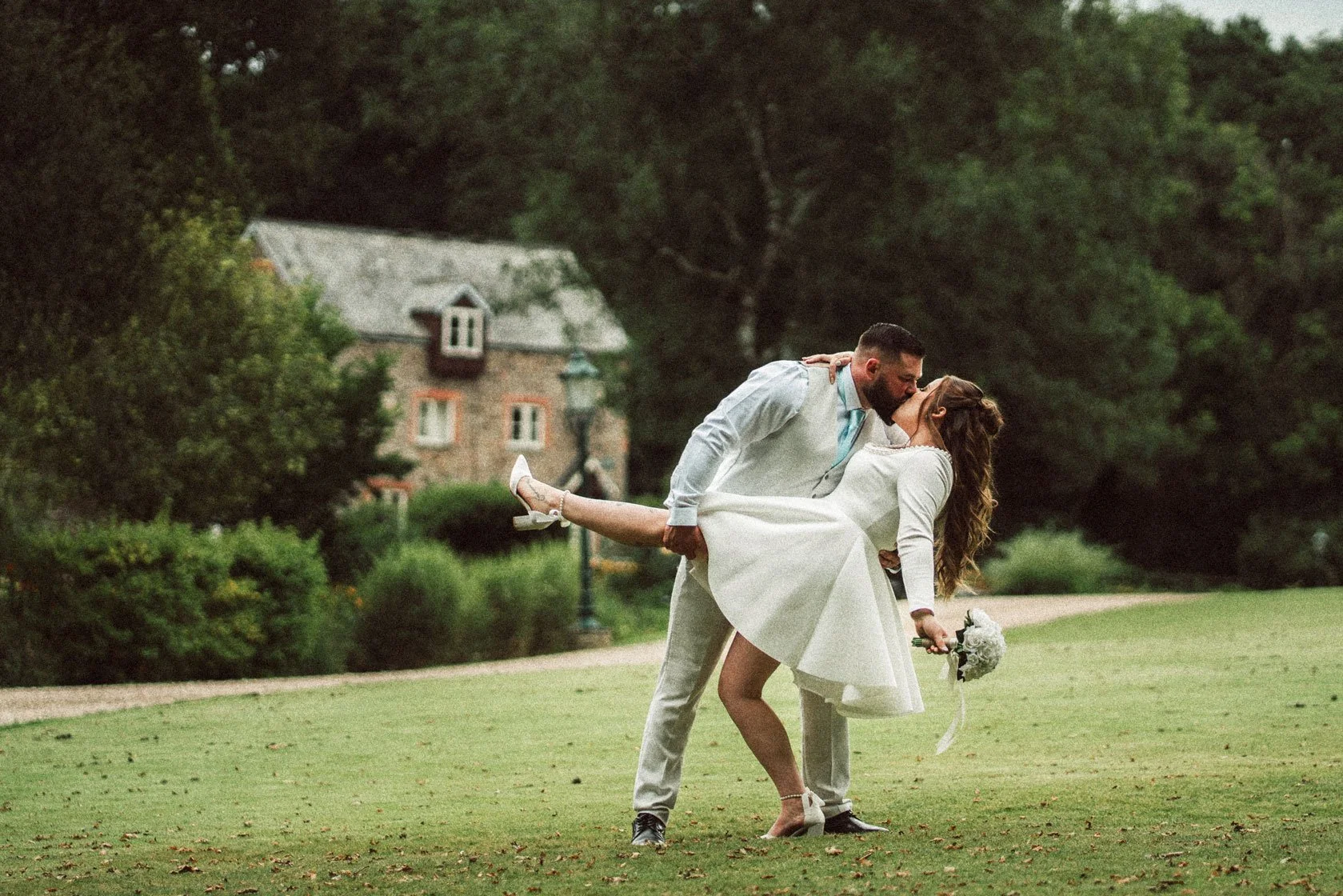 Relaxed documentary style wedding photography in North Devon