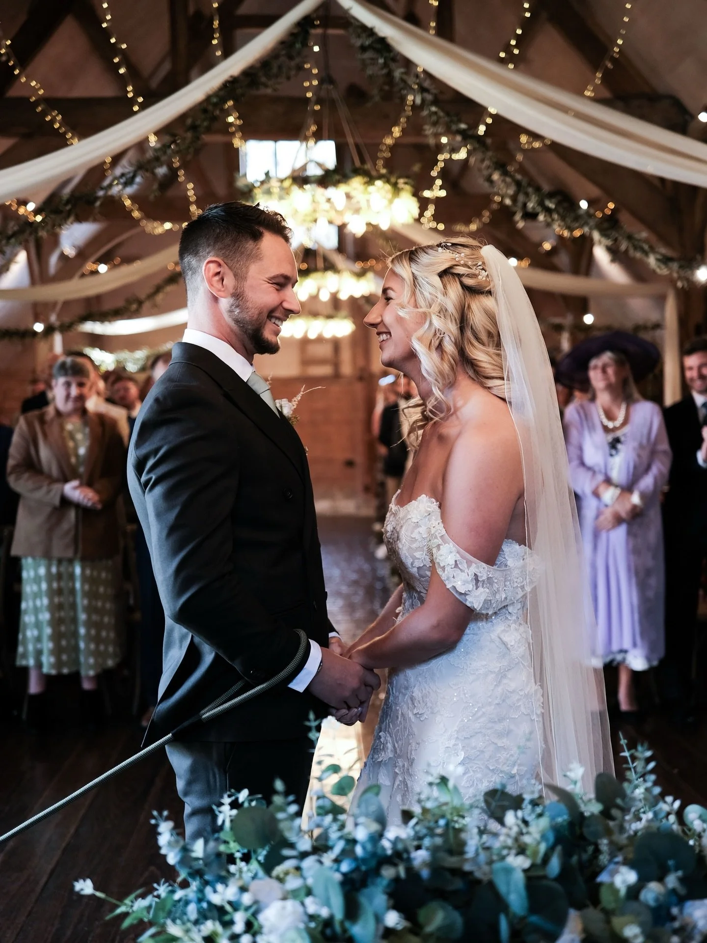 Absolutely loved this @lainsbarn wedding! Photographed late last year and will be a favourite for a long time. 

I deliver ALL photographs as jpegs as they come straight from the camera. Everything delivered, nothing held back. The simplicity of my w