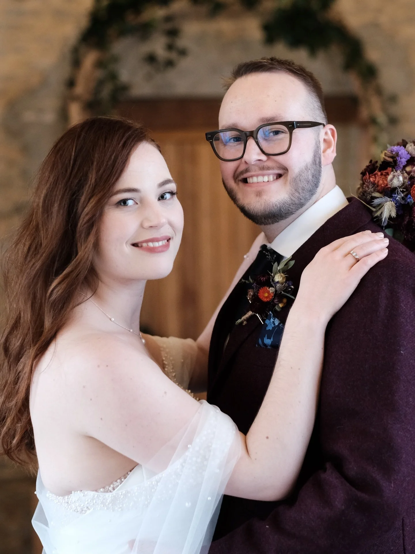 These two were so much fun and the smiliest happiest couple to get married at @strattoncourtbarn - long may it continue for them!

I deliver ALL photographs as jpegs as they come straight from the camera. Everything delivered, nothing held back. The 