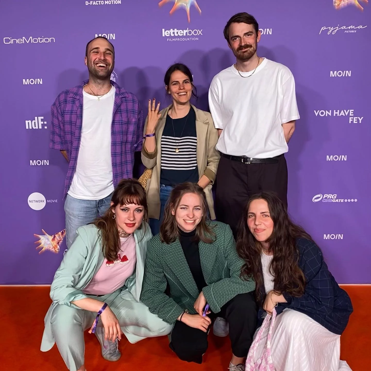 der beef zwischen den einzigen (!!!) beiden schreibkollektiven der welt (googlet das nicht) wurde begraben