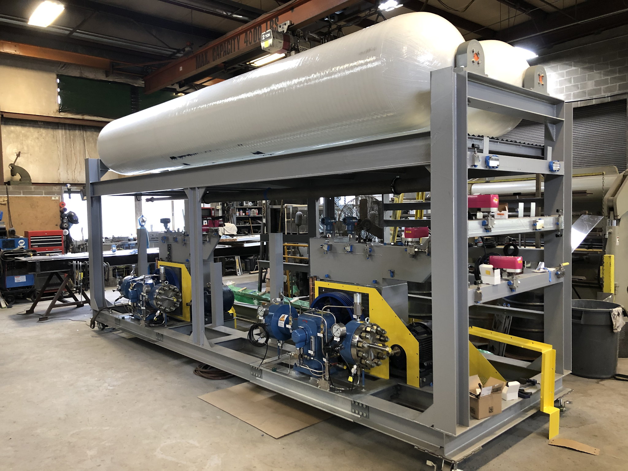 Tube trailer unloader with redundant diaphragm compressors