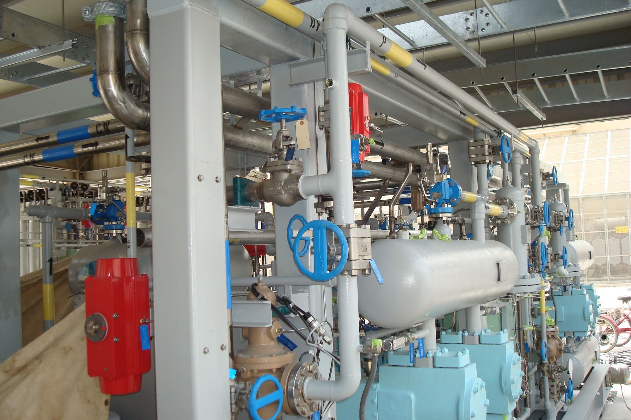 Redundant API 618 dual service H2 compressors