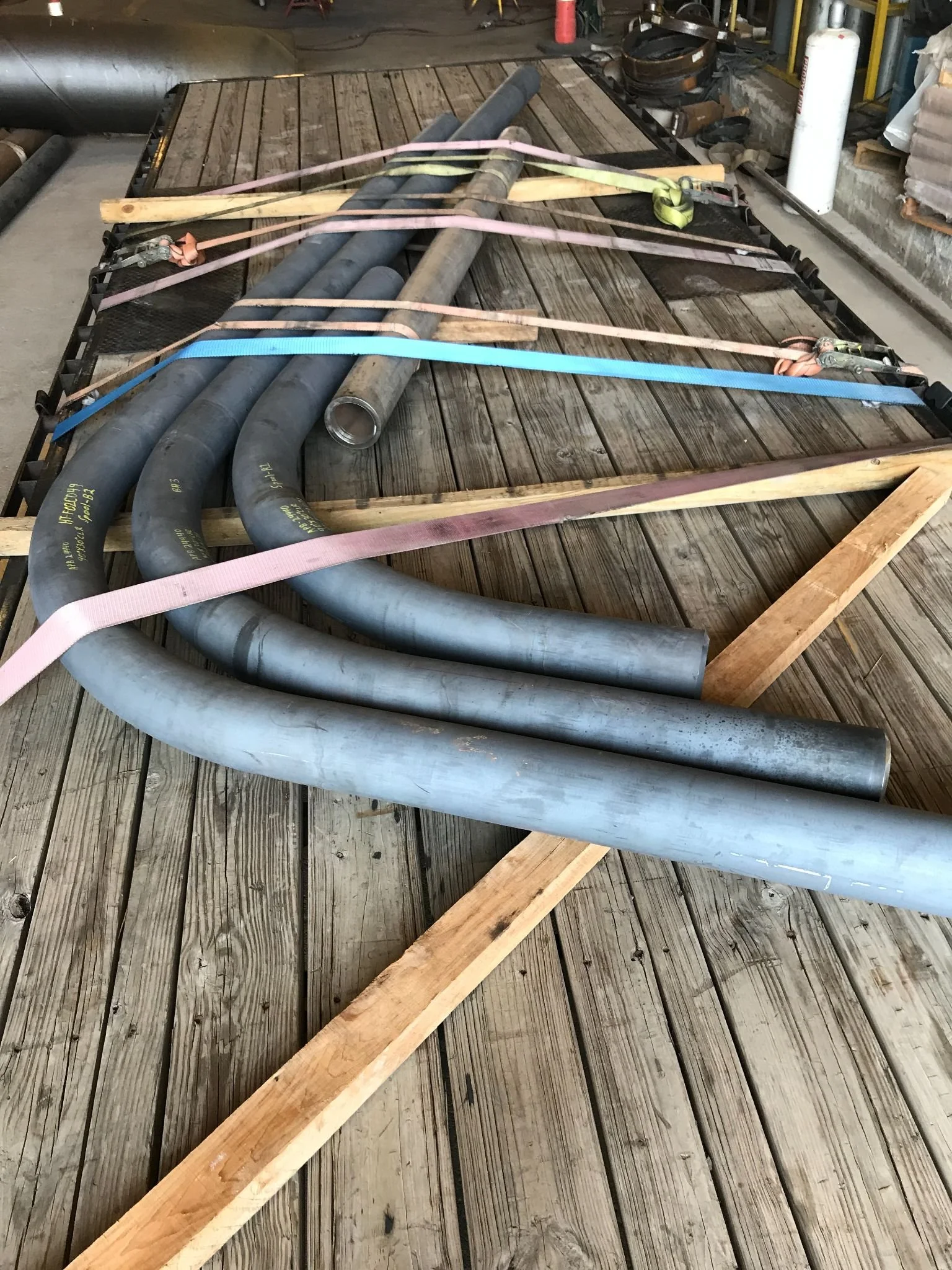 Steam reformer hot collector piping replacement project