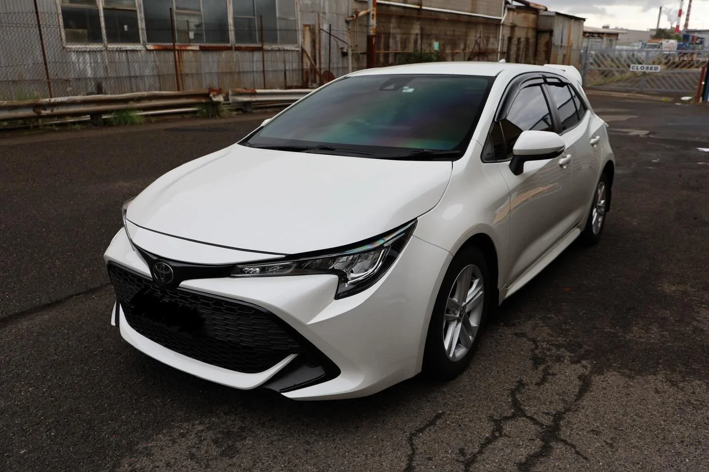 Standard mobile wash service this morning with a few add-ons!

⭐️ Standard wash service with vacuum interior 

🌟 add-on: Gyeon Wet Coat (extra shine!)
🌟 add-on: Gyeon Quick View (windscreen treatment) 

Thanks for letting us take car of your car! 
