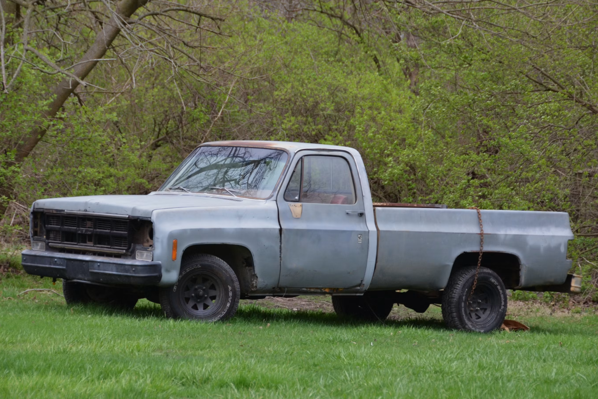 Selling an Old Truck for Cash: What Owners Should Know