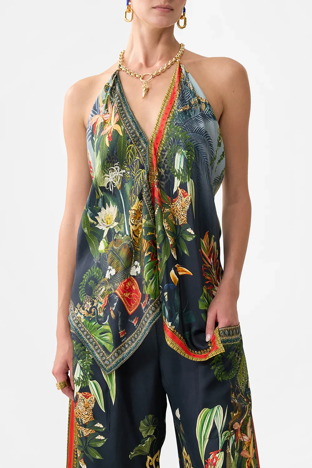 CAMILLA_00037966_KNOTTED_SCARF_TOP_READY_FOR_MY_WELCOME_DRINK_4.webp
