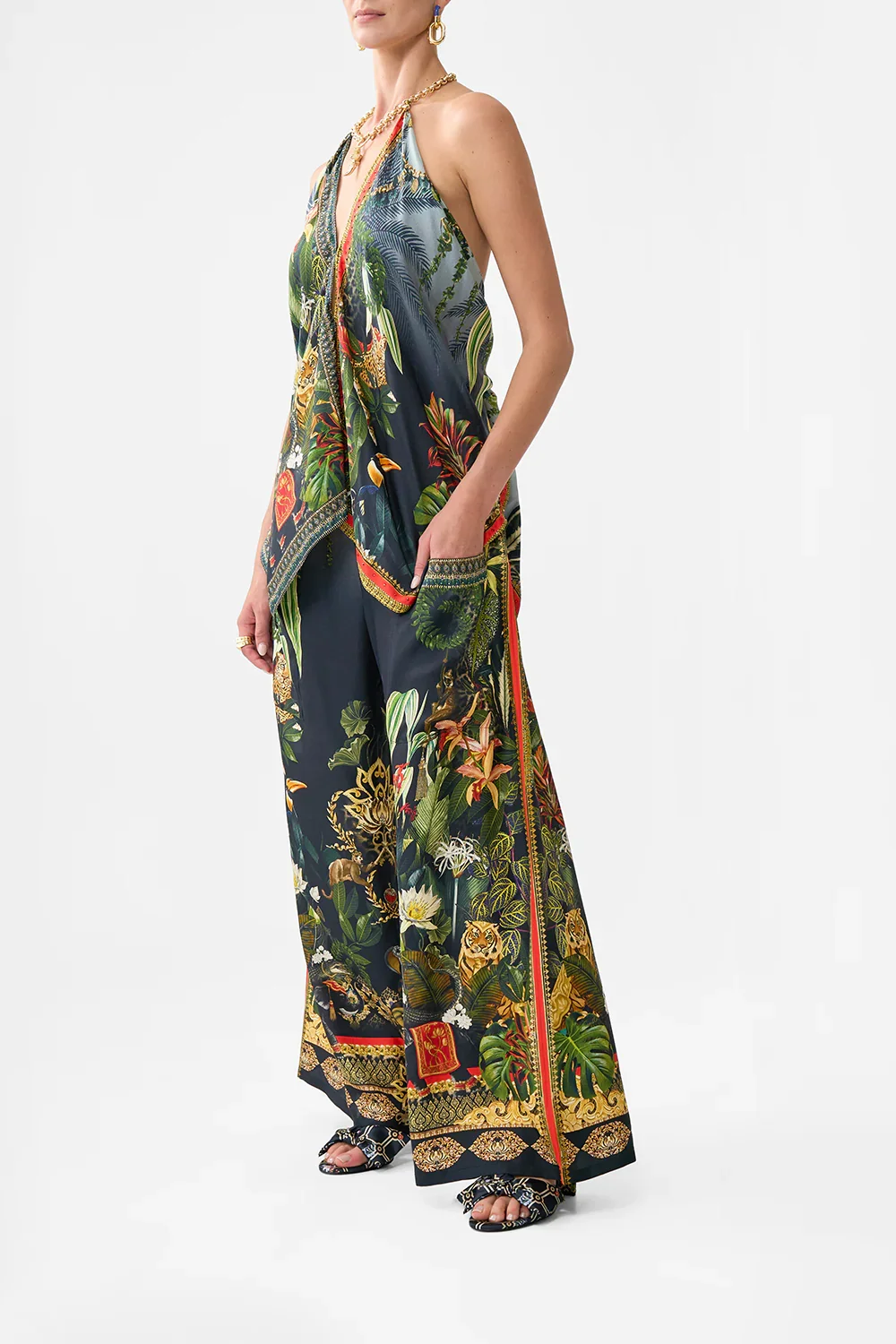 CAMILLA_00037966_KNOTTED_SCARF_TOP_READY_FOR_MY_WELCOME_DRINK_2.webp