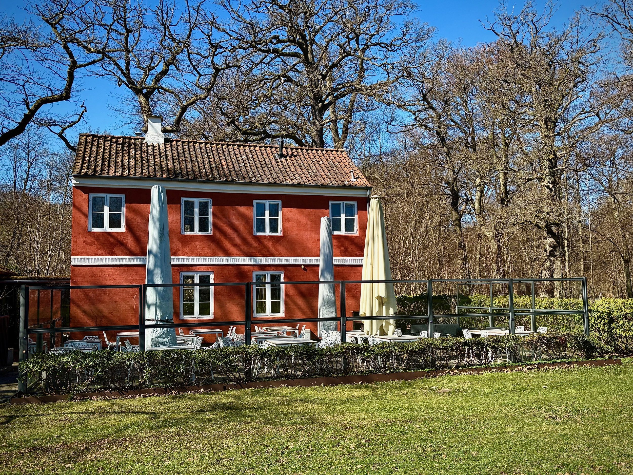 Den Røde Cottage | Frokost og selskab i naturskønne omgivelser